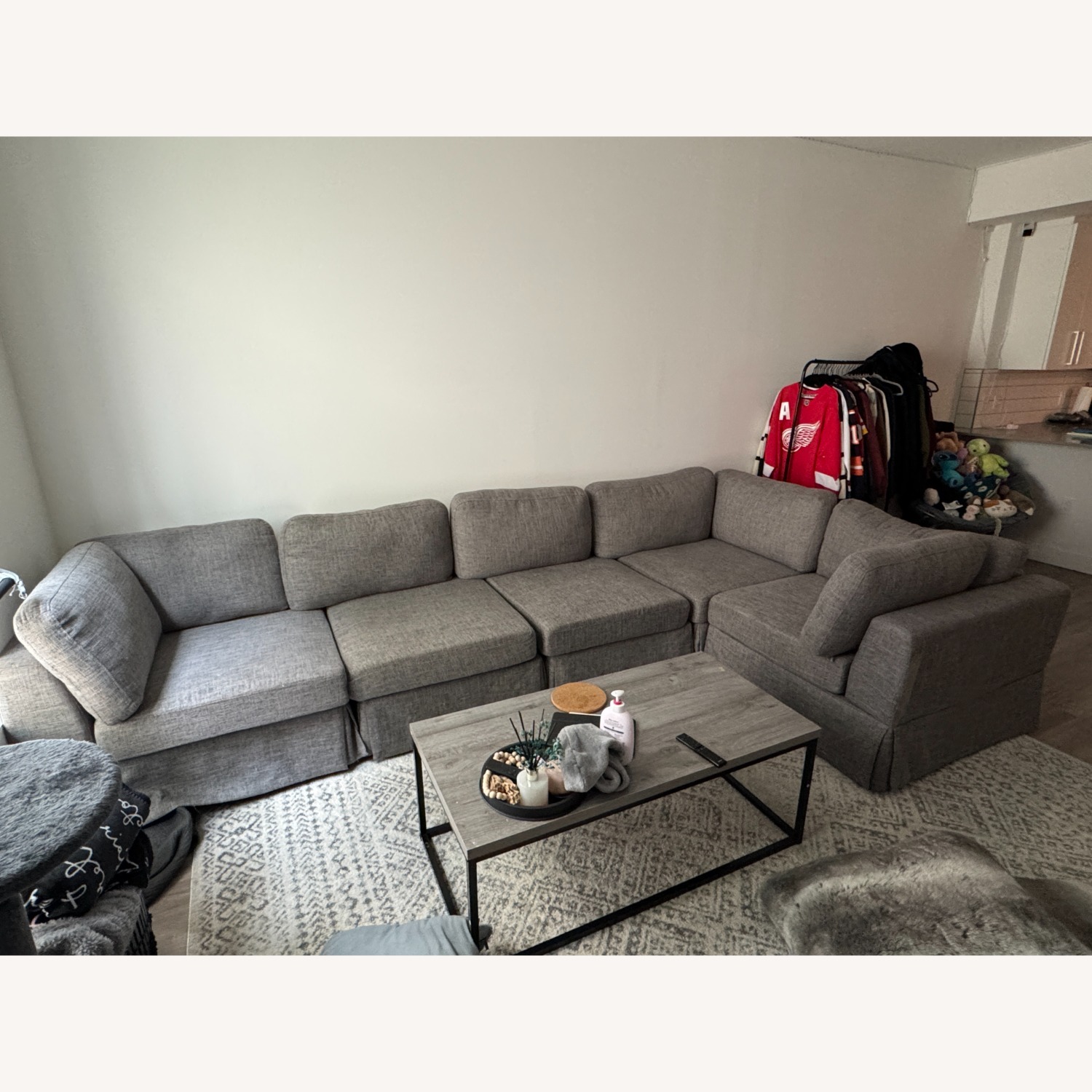 Wade Logan 6 Piece Sectional - image-2