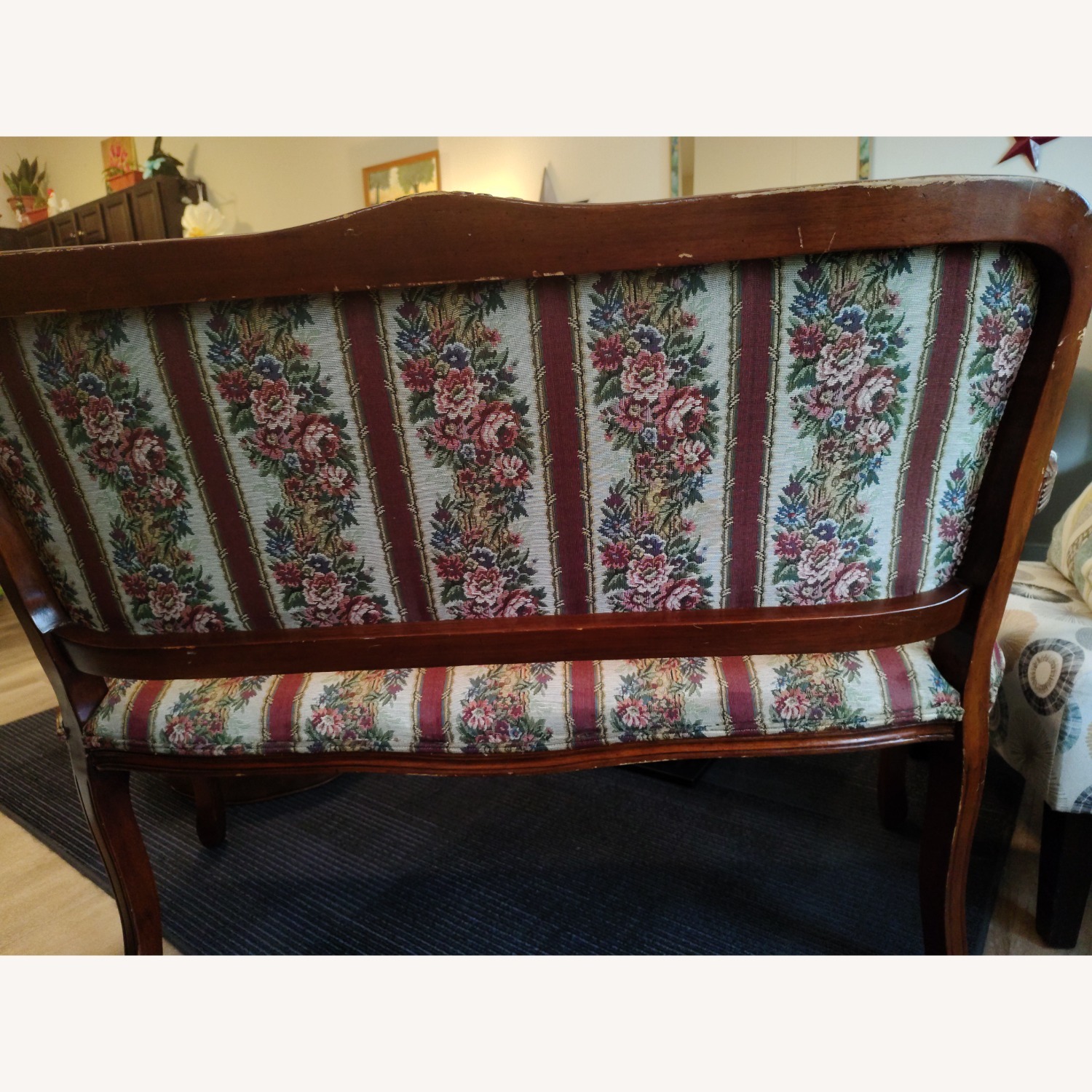 Coaster Fine Reproduction of Louis XV Style Settee - image-4