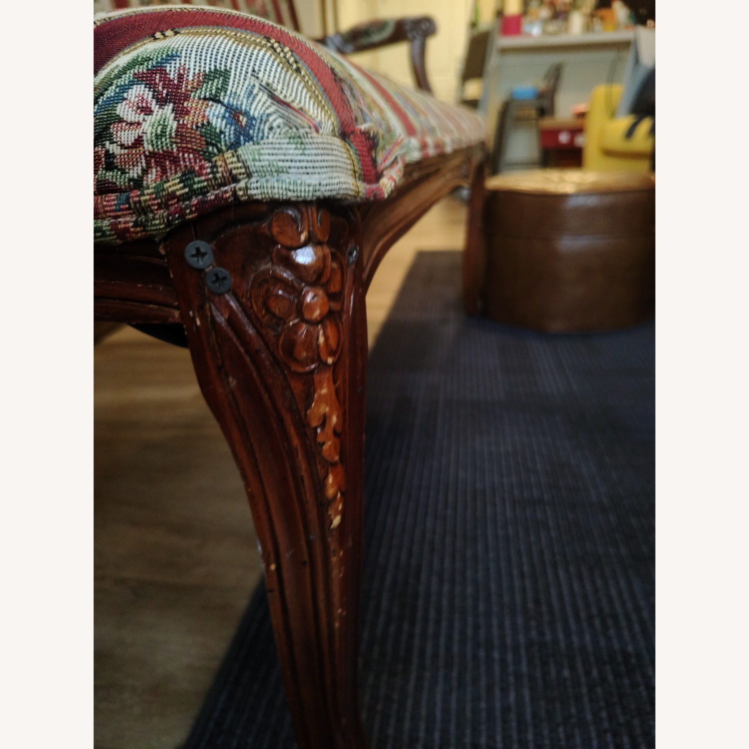 Coaster Fine Reproduction of Louis XV Style Settee - image-5