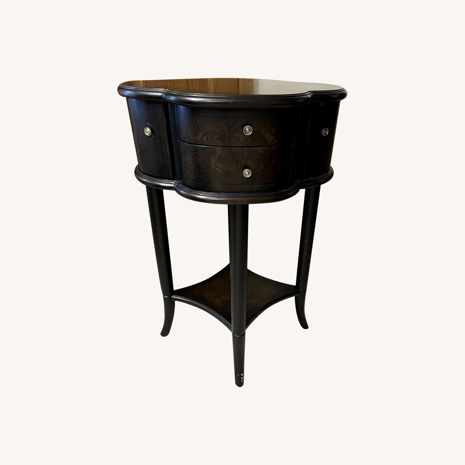 Bombay Company 2005 Entry Table - image-0