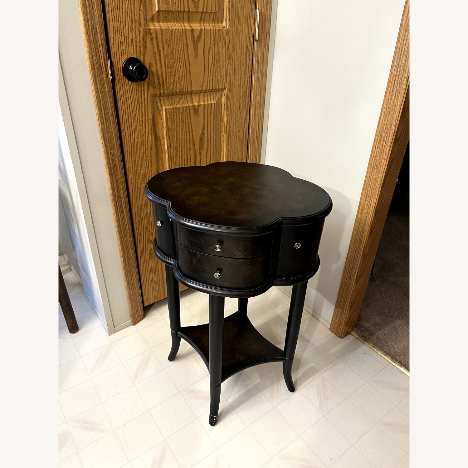 Bombay Company 2005 Entry Table - image-2