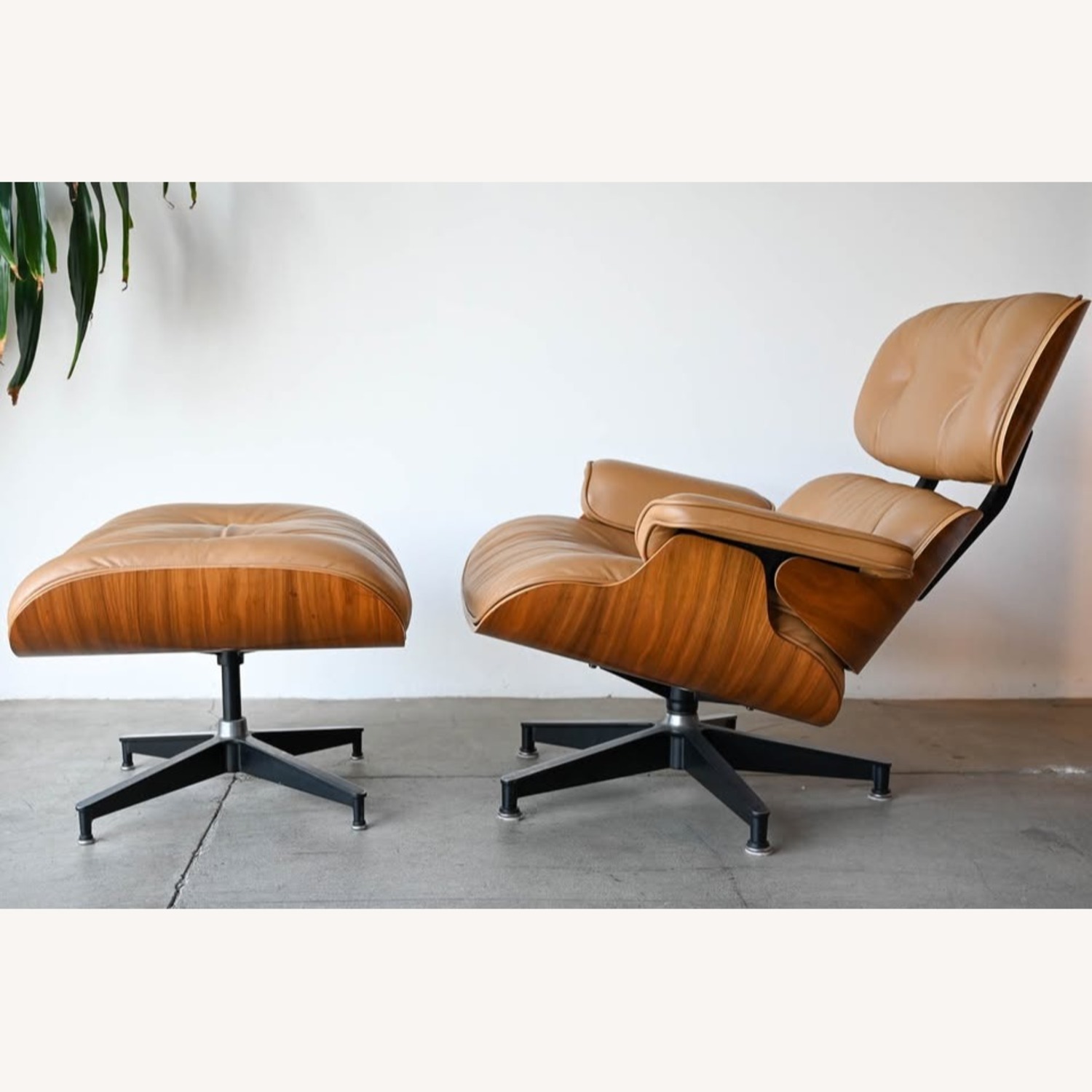 Herman Miller Tan Chair With Ottoman Herman Miller Eames 670/671