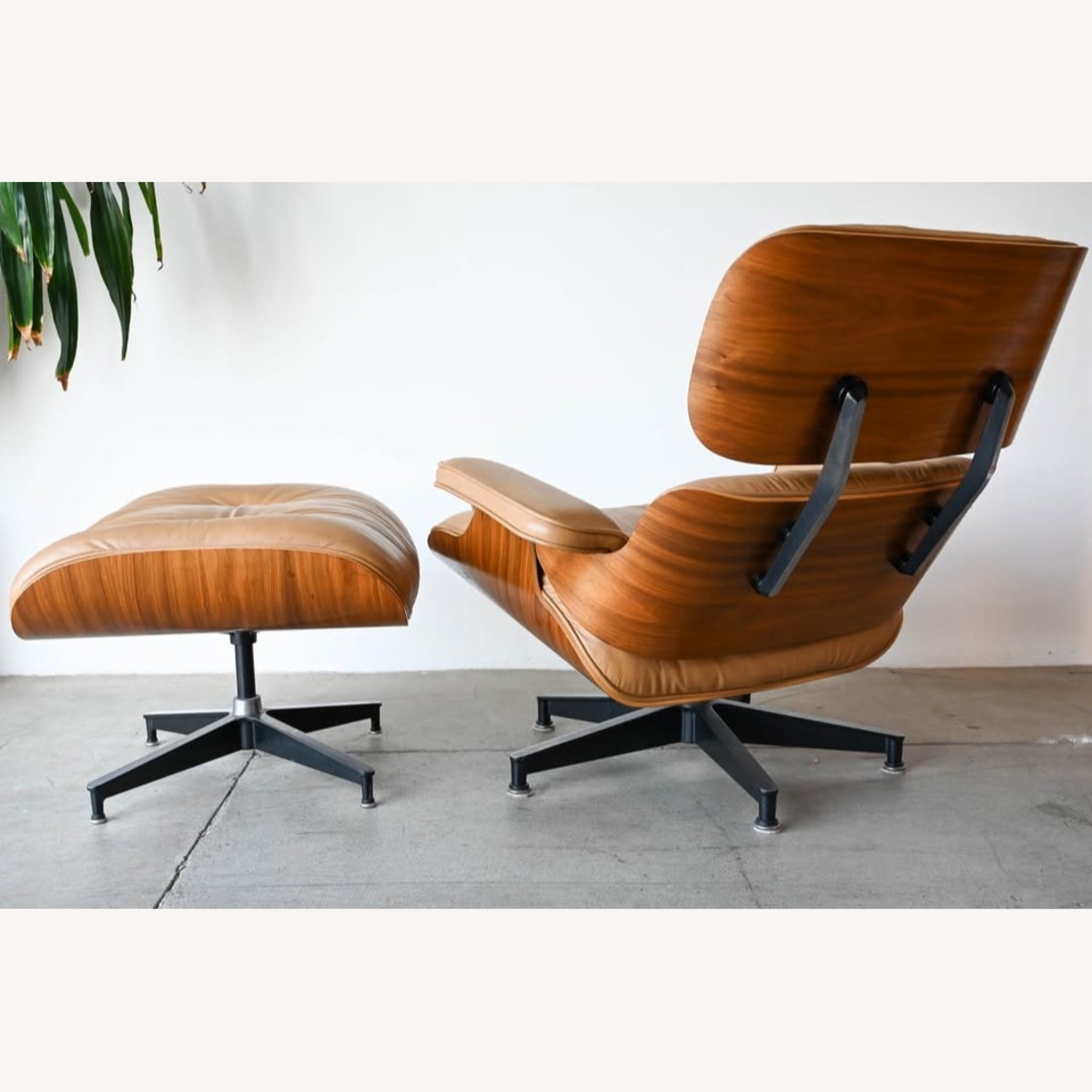 Herman Miller Eames 670/671 Lounge Chair & Ottoman - image-4