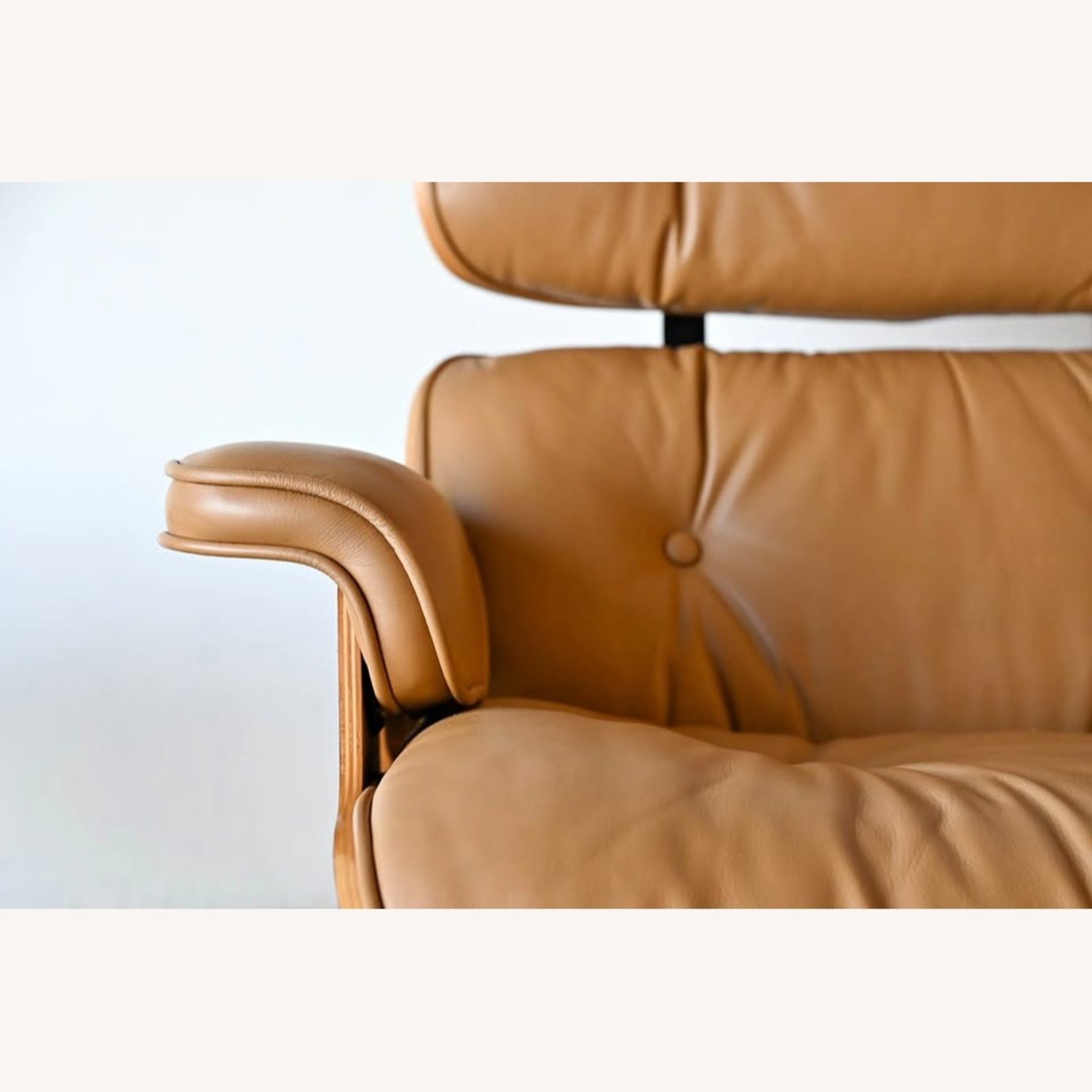 Herman Miller Eames 670/671 Lounge Chair & Ottoman - image-9