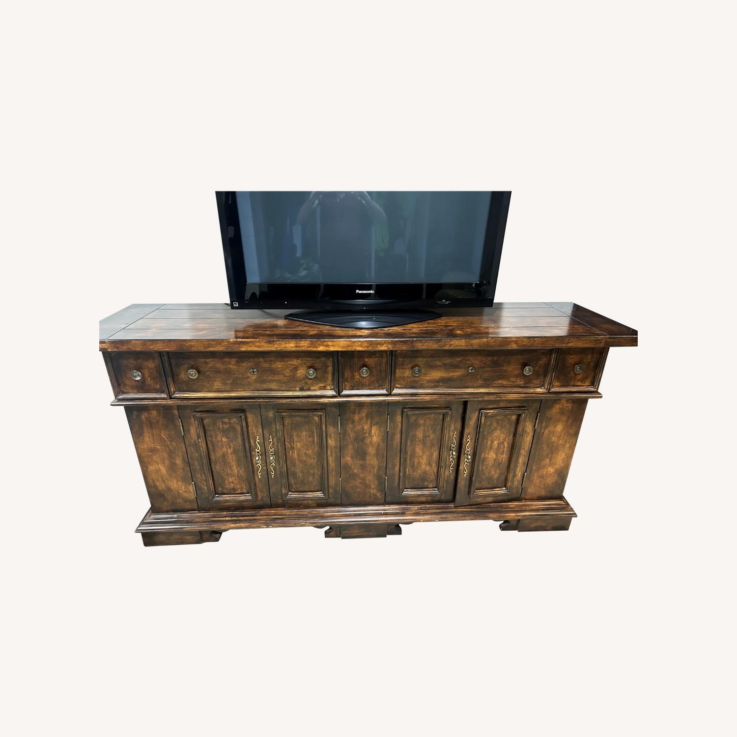 Rom & Board Buffet Table - image-0