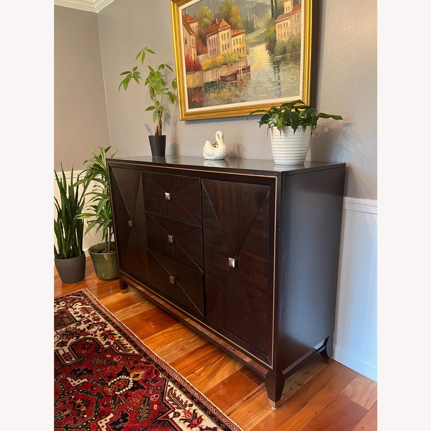 Raymour & Flanagan Callista Server - image-3