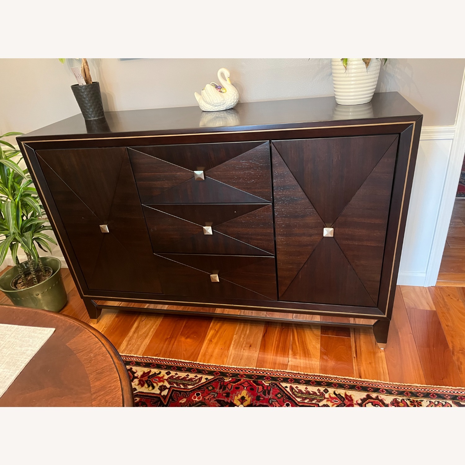 Raymour & Flanagan Callista Server - image-2