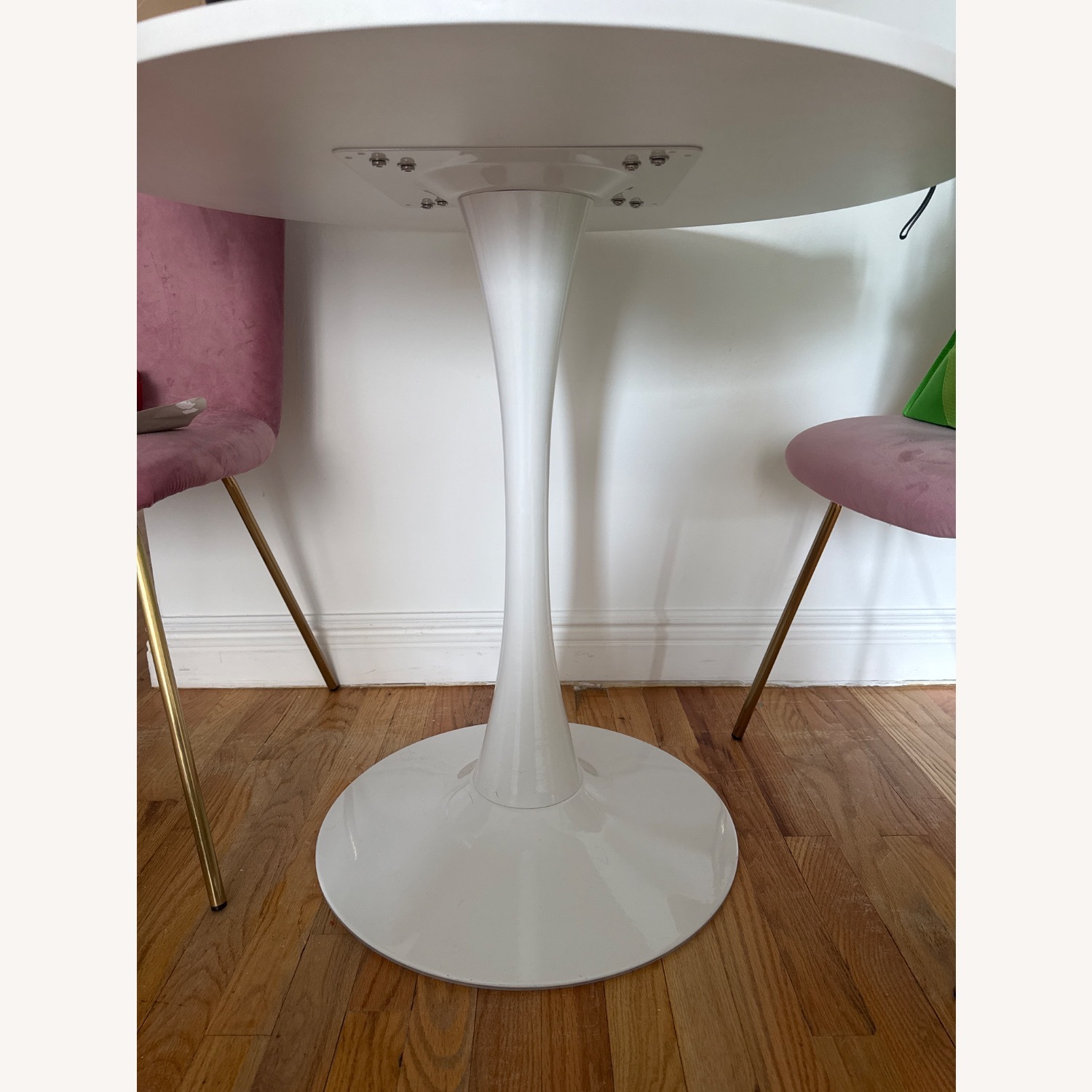 Round Table - image-2