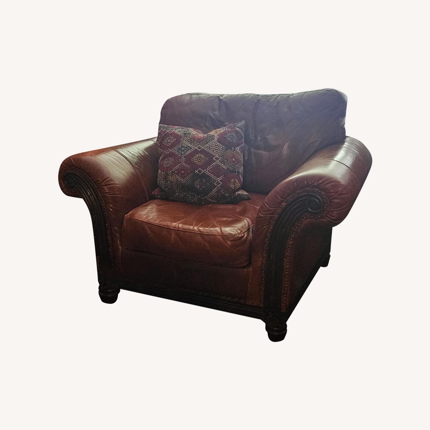 ABC HOME Vintage Leather Club Chair - image-0
