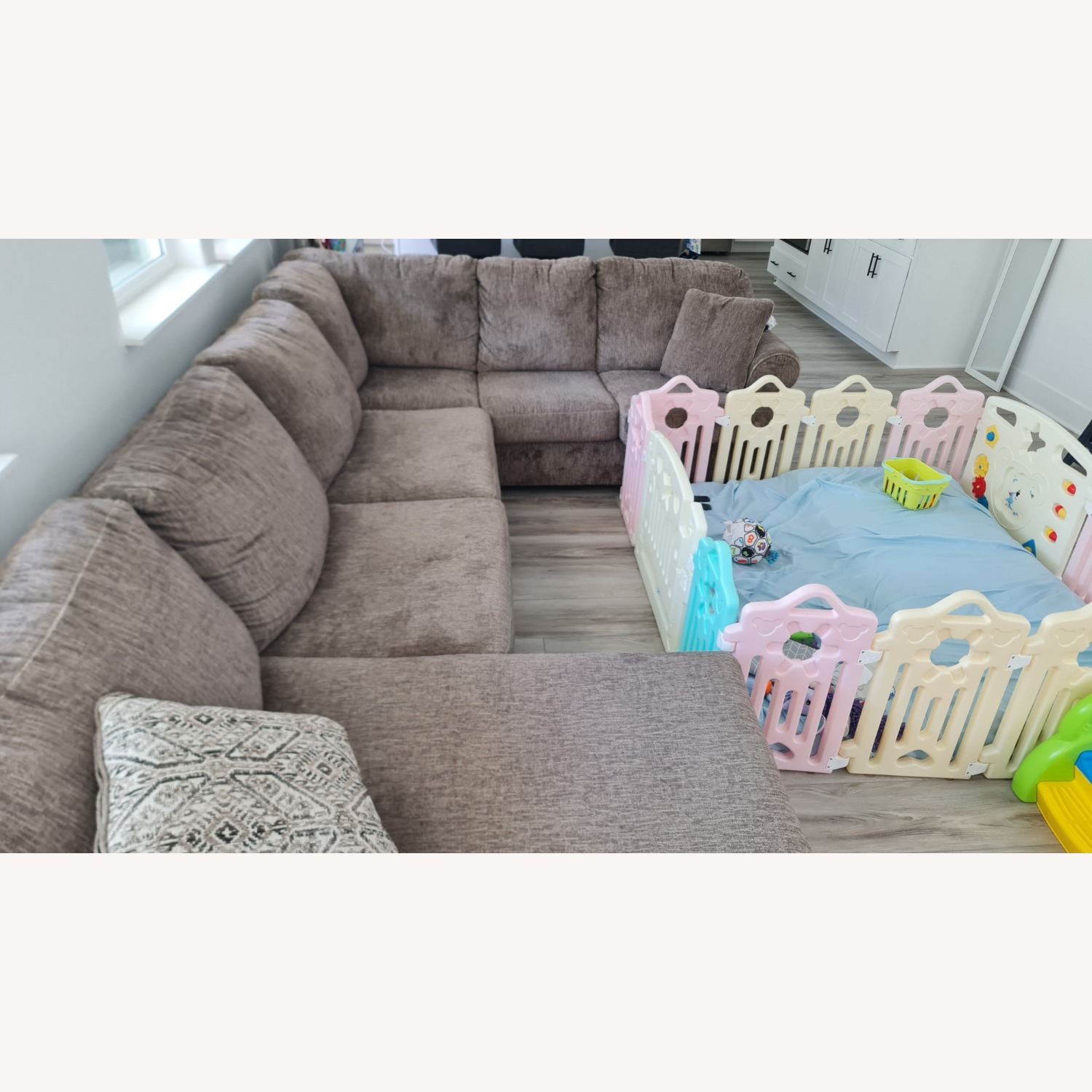 Ballinasloe 3-Piece Sectional with Chaise - image-2