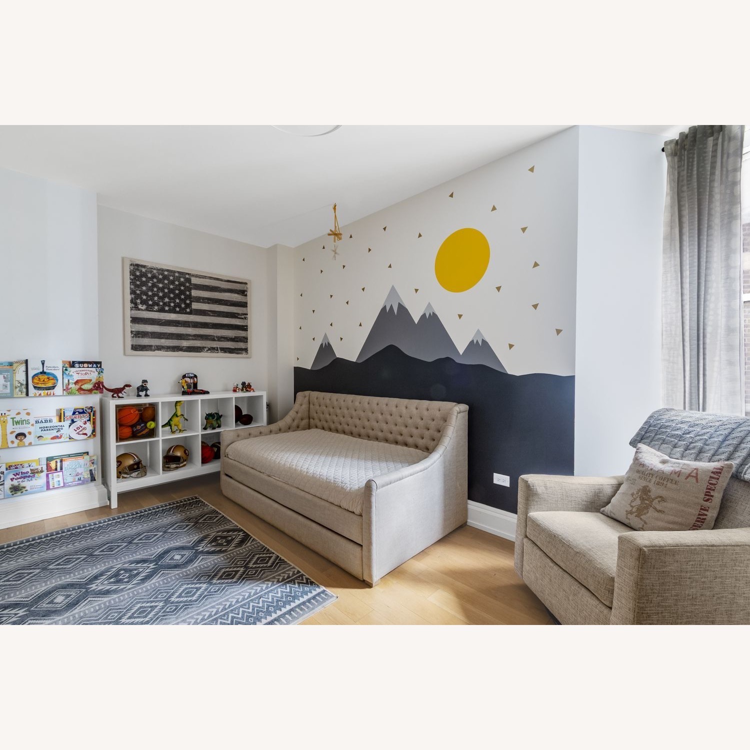 Restoration Hardware Devyn Linen Daybed - image-1