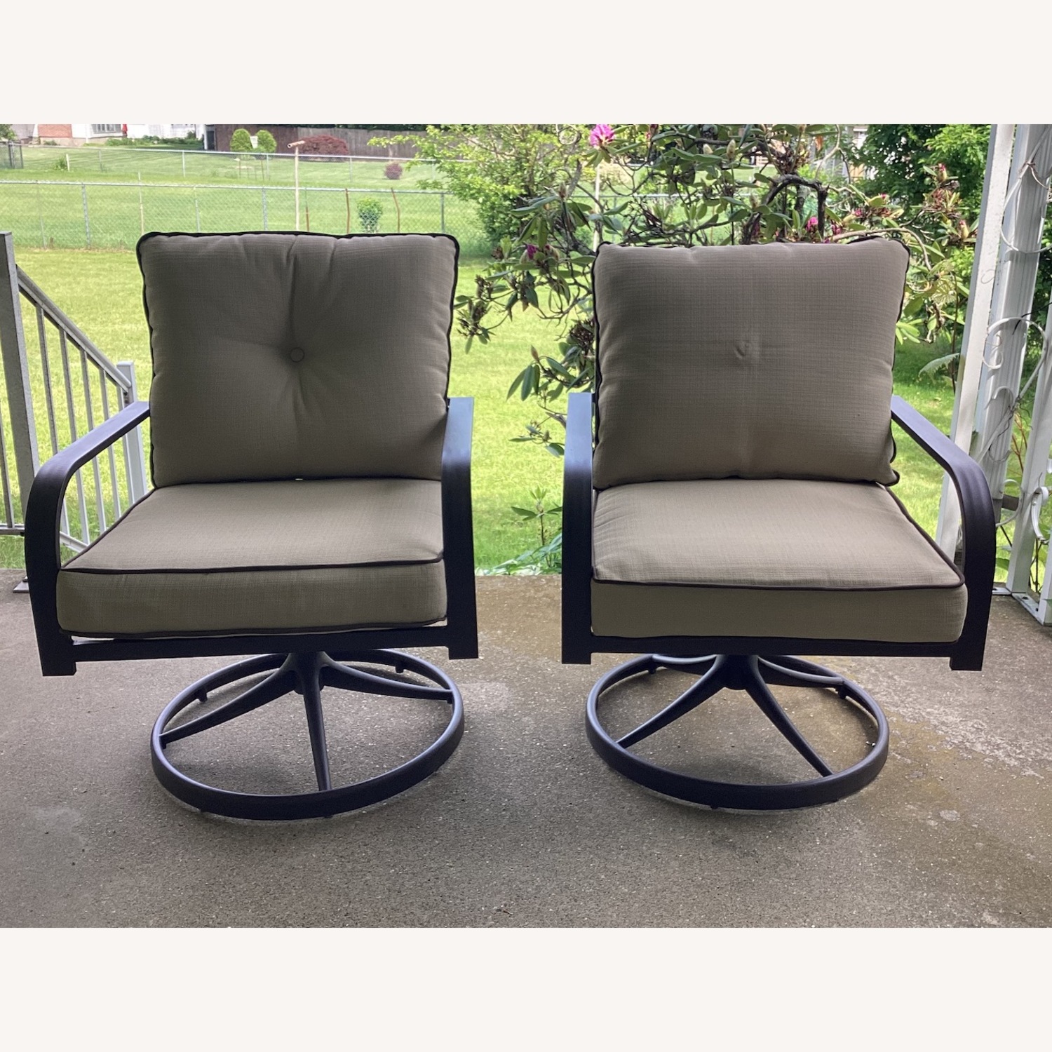 Plantation Key Swivel Club Chair - image-1