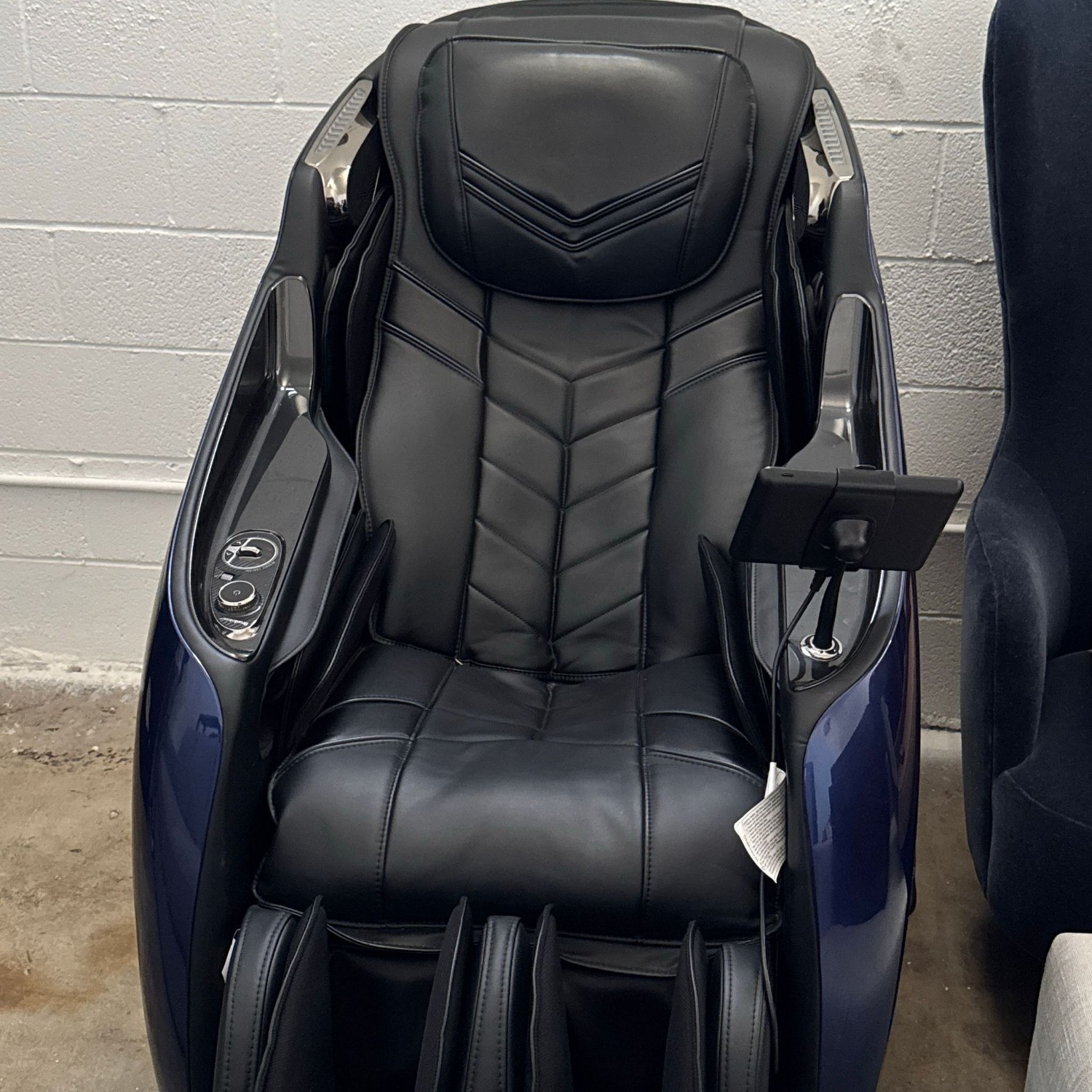 Brookstone Mach IX Massage Chair - image-2