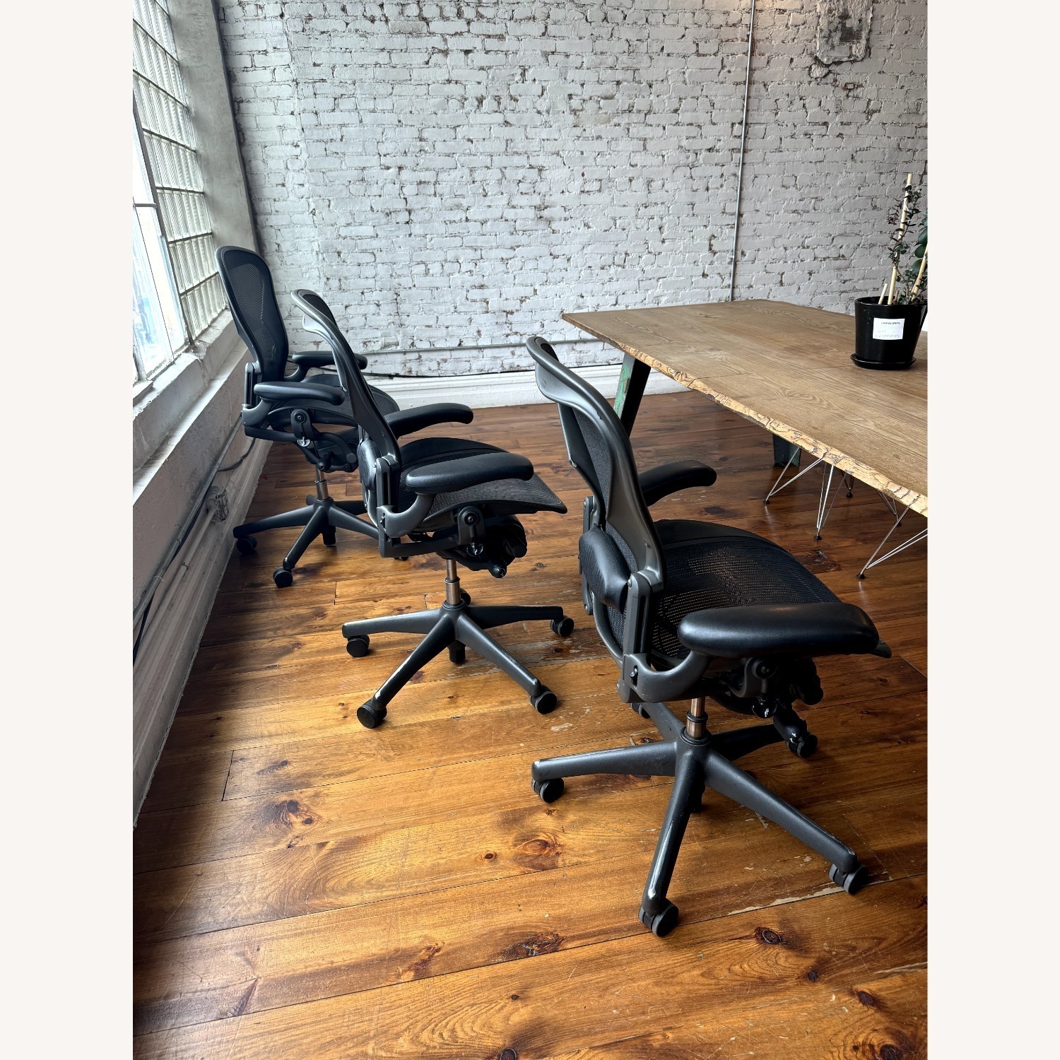 Herman Miller Aeron Office Chair - image-2