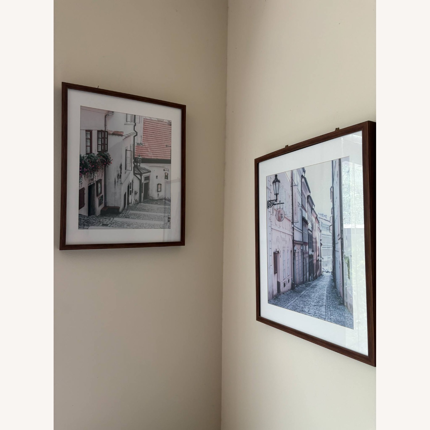 Set of 2 Paintings with Frames - image-0