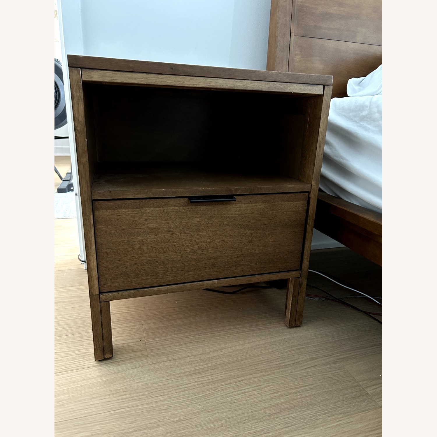 Zaquan 1-Drawer Nightstand - image-4