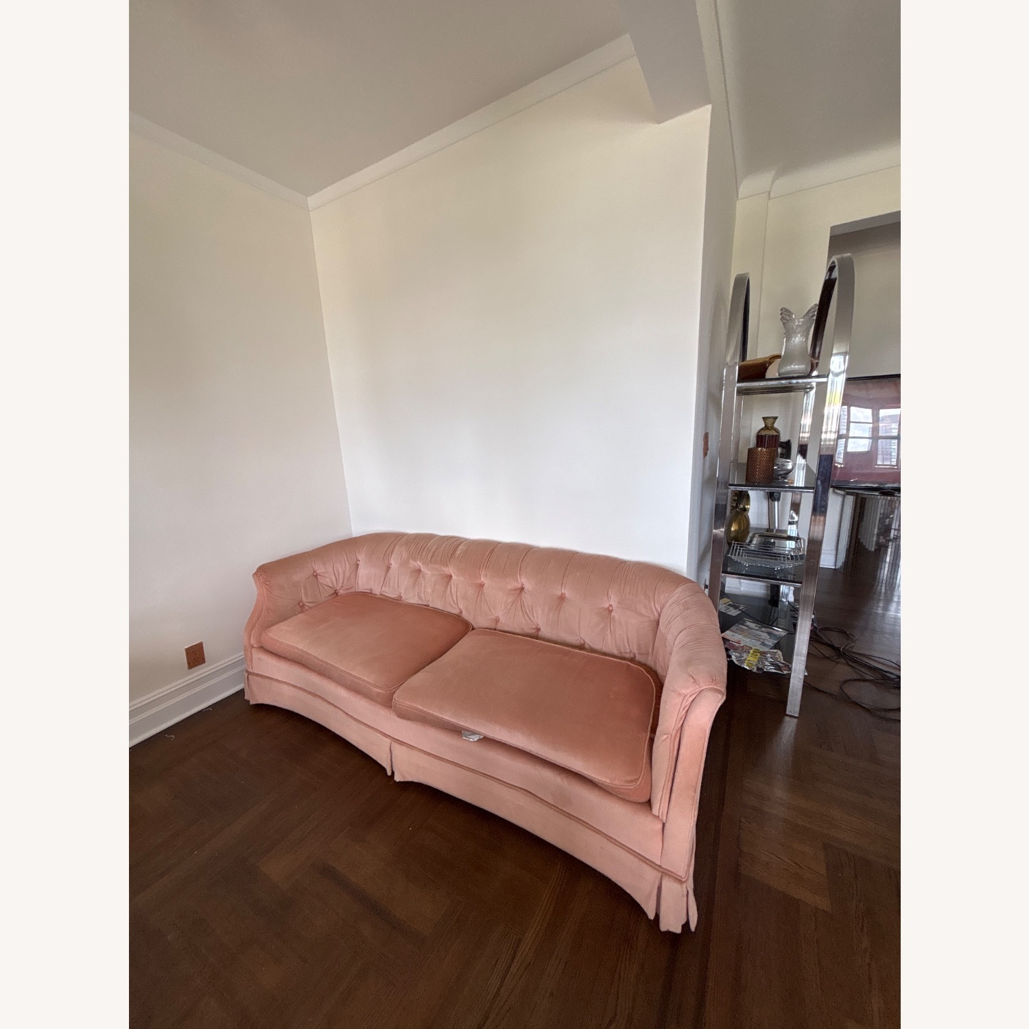 Pink Victorian Romantic Style Couch - image-2