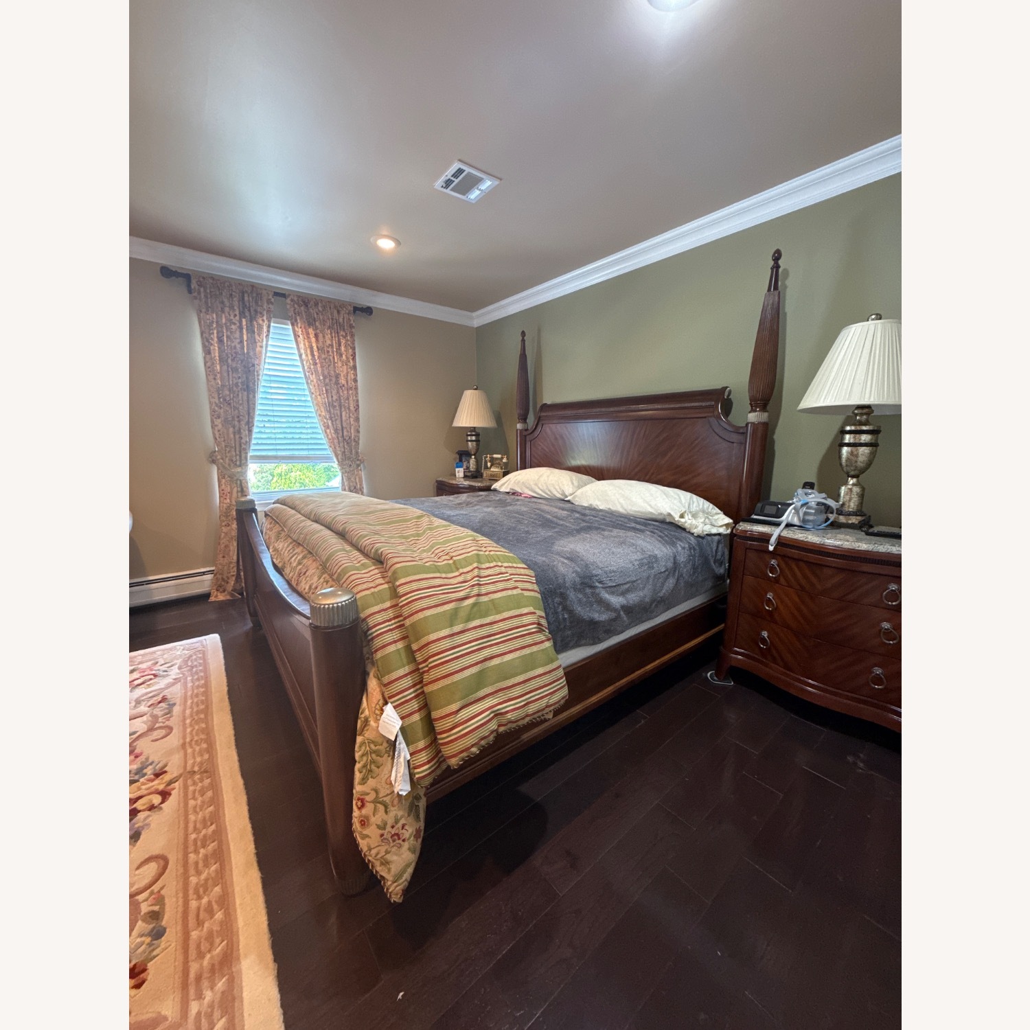 King Wood Head Board and Foot Bed - image-3