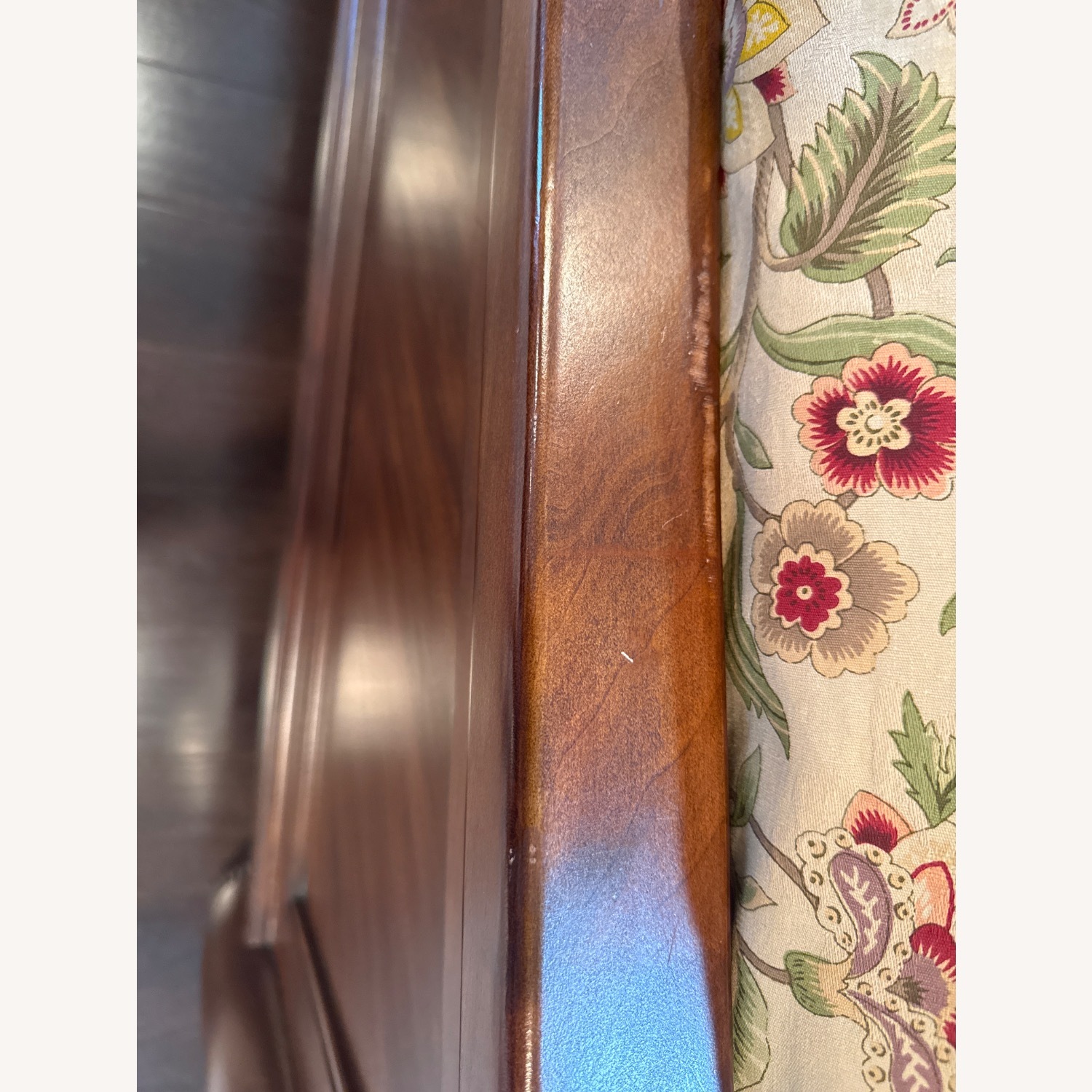King Wood Head Board and Foot Bed - image-4