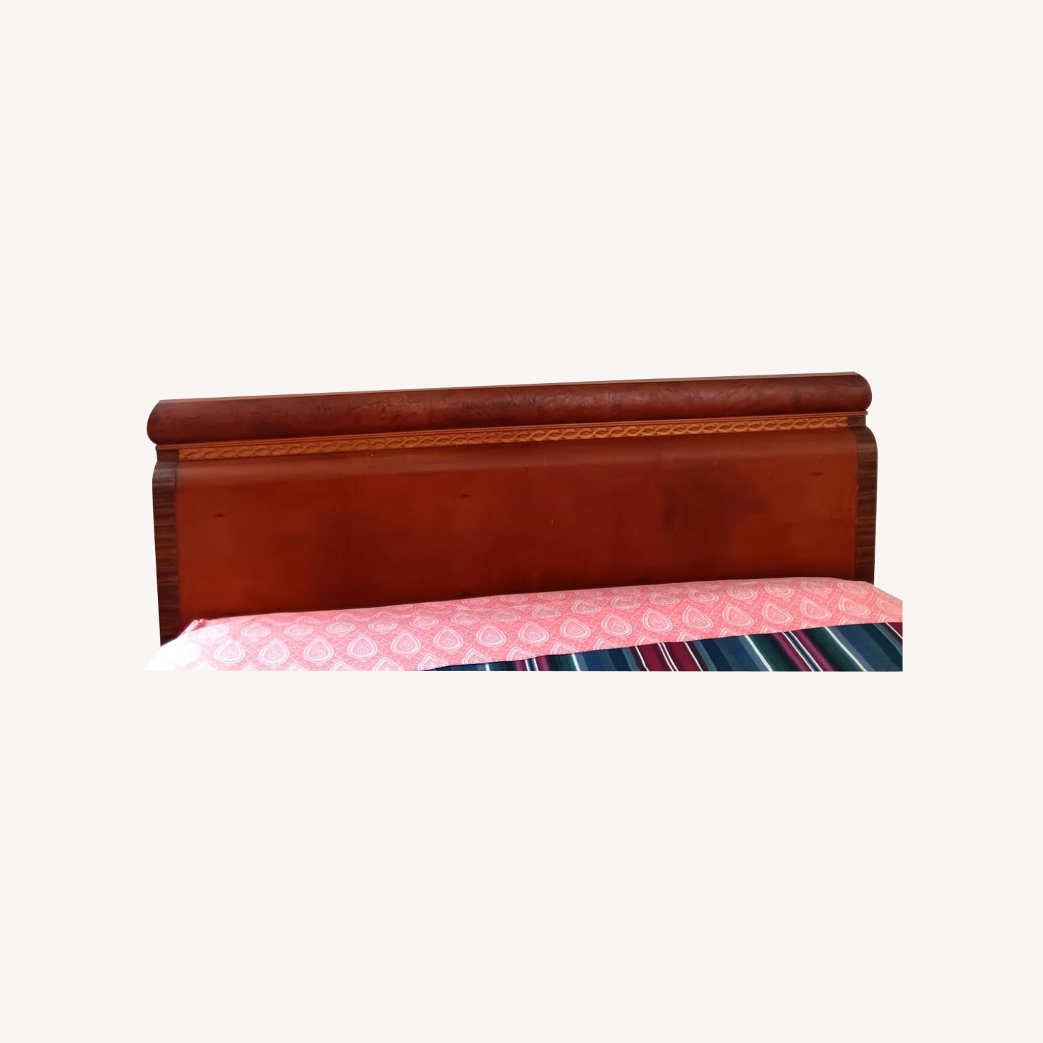 Full Size Bed Art Deco Waterfall Style - image-0