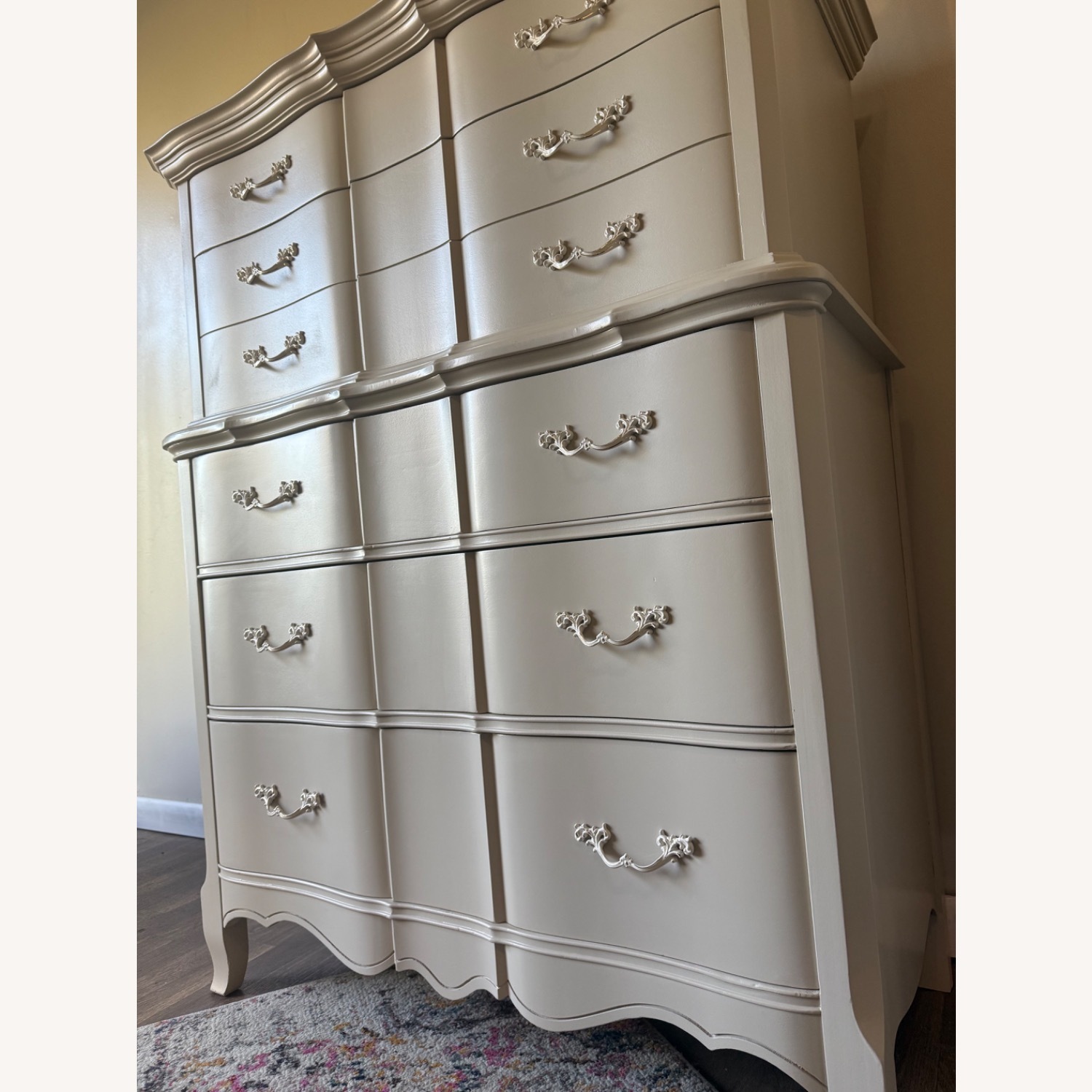 Vintage Huntley French Provincial Dresser - image-9