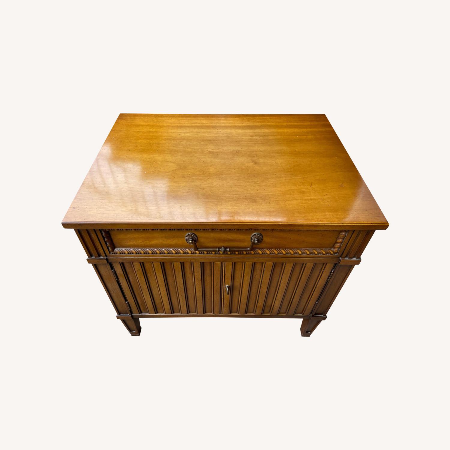 Henredon Mid-Century Traditional Nightstands - image-0