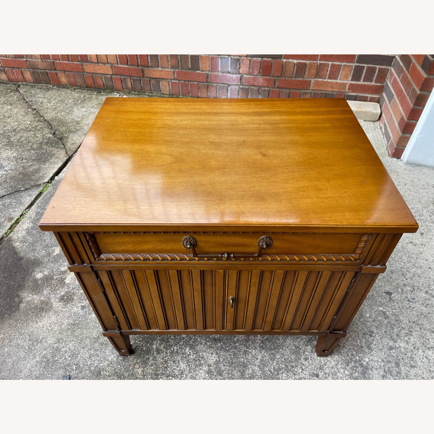 Henredon Mid-Century Traditional Nightstands - image-1