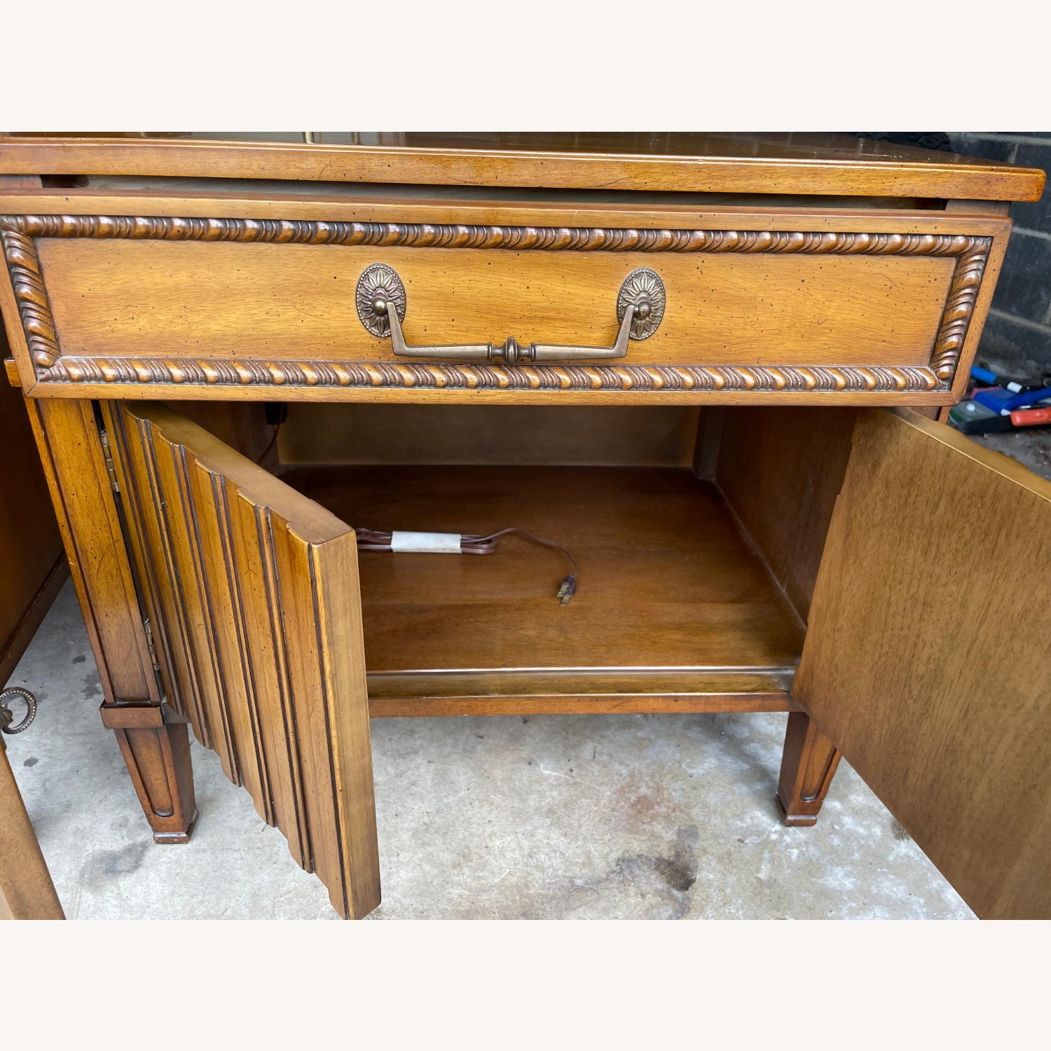 Henredon Mid-Century Traditional Nightstands - image-19