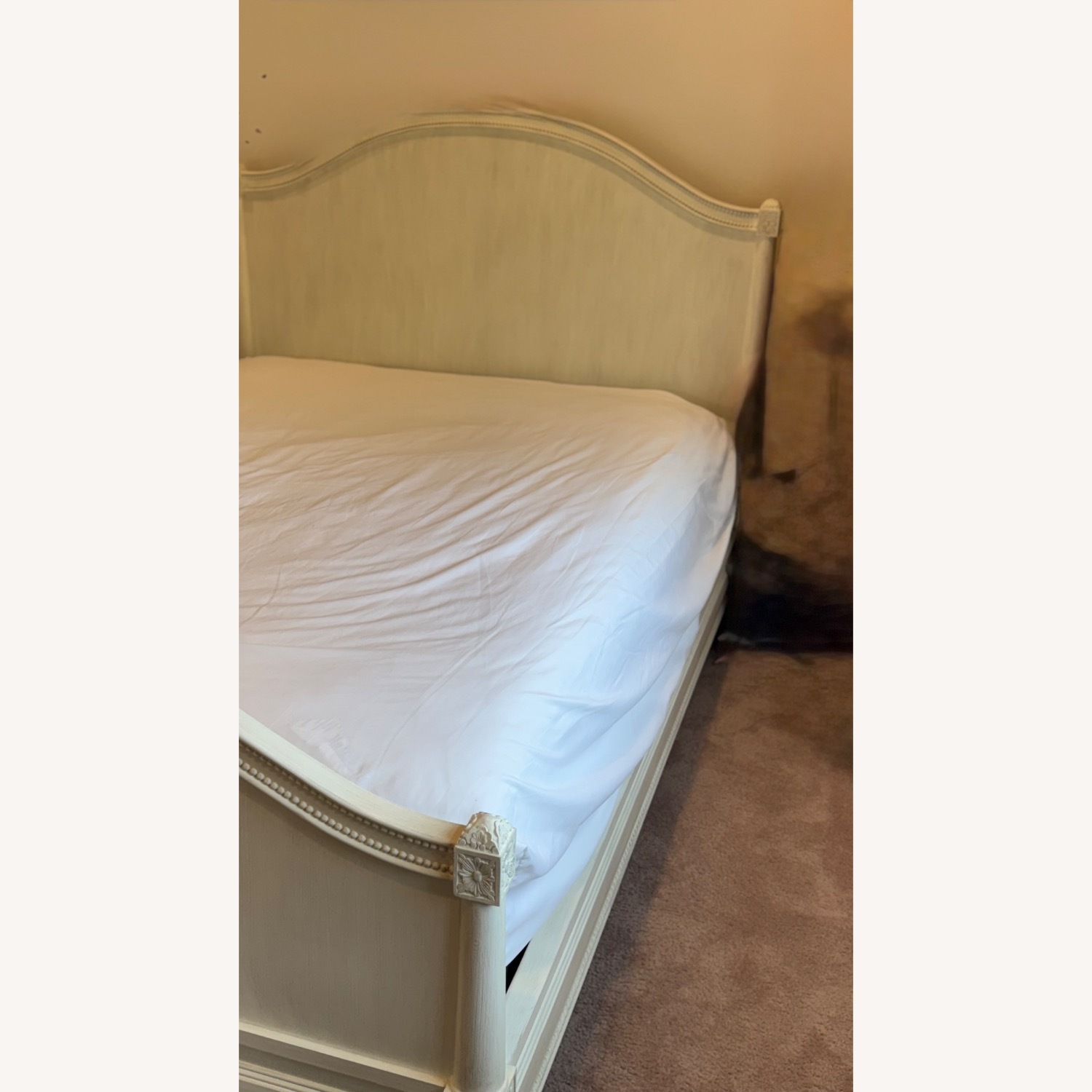Bellina Arched Panel Bed - image-2