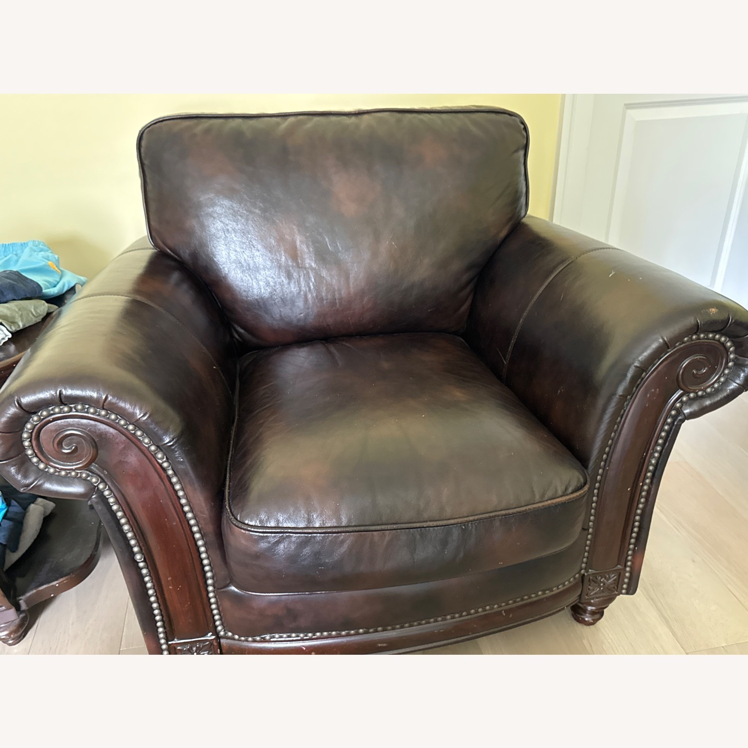 Lea Unlimited Whitaker Armchair - Leather - image-2