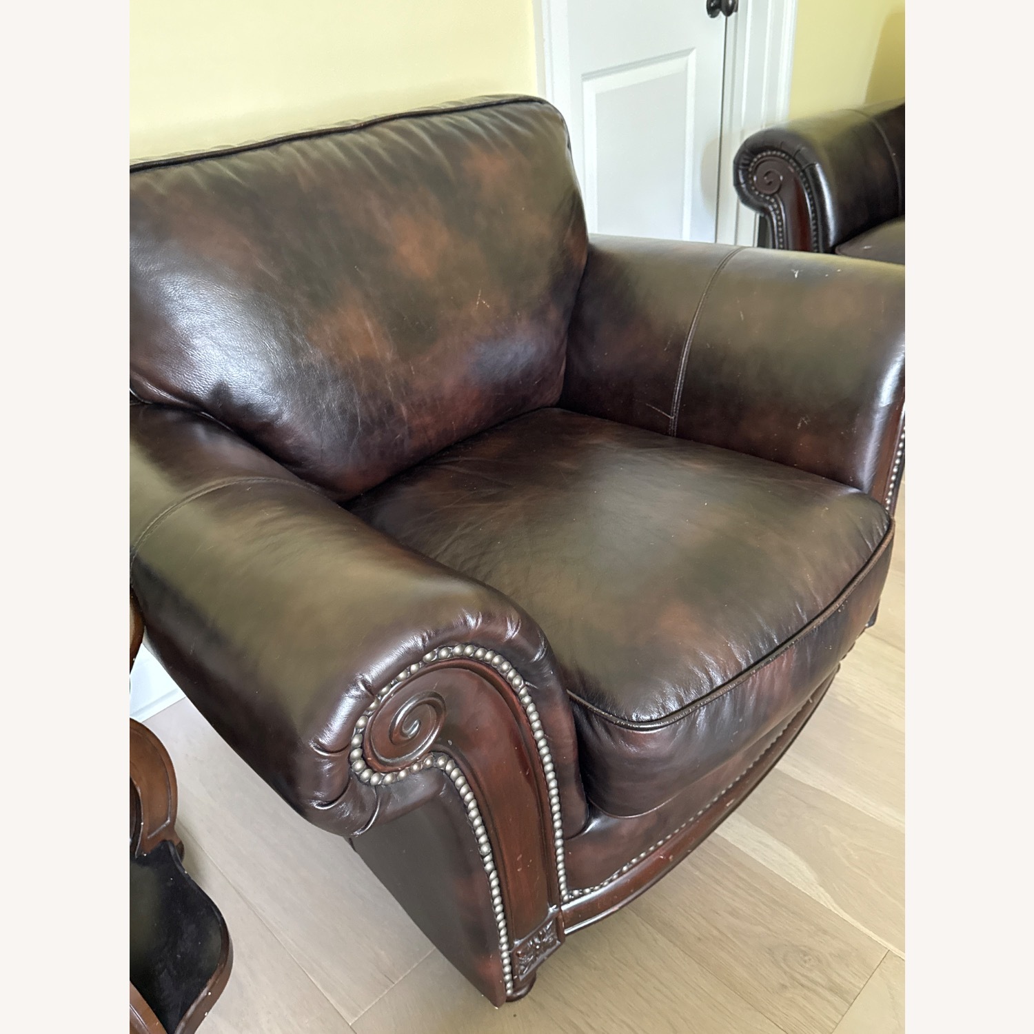 Lea Unlimited Whitaker Armchair - Leather - image-3