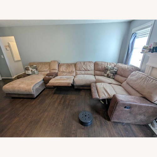 Used Badcock Pasadena Sectional w Chaise for sale on AptDeco