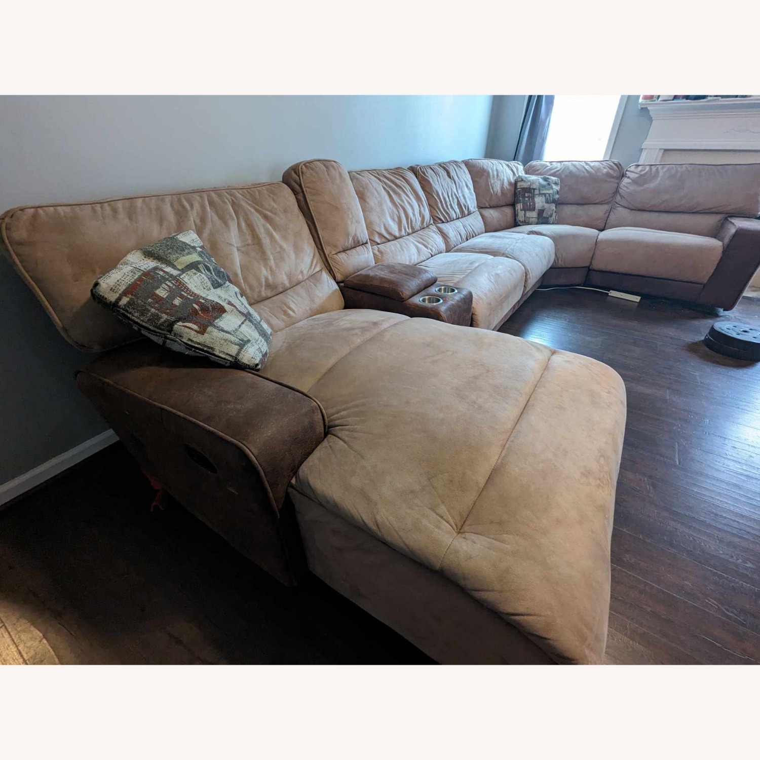 Badcock Pasadena Sectional w Chaise - image-3