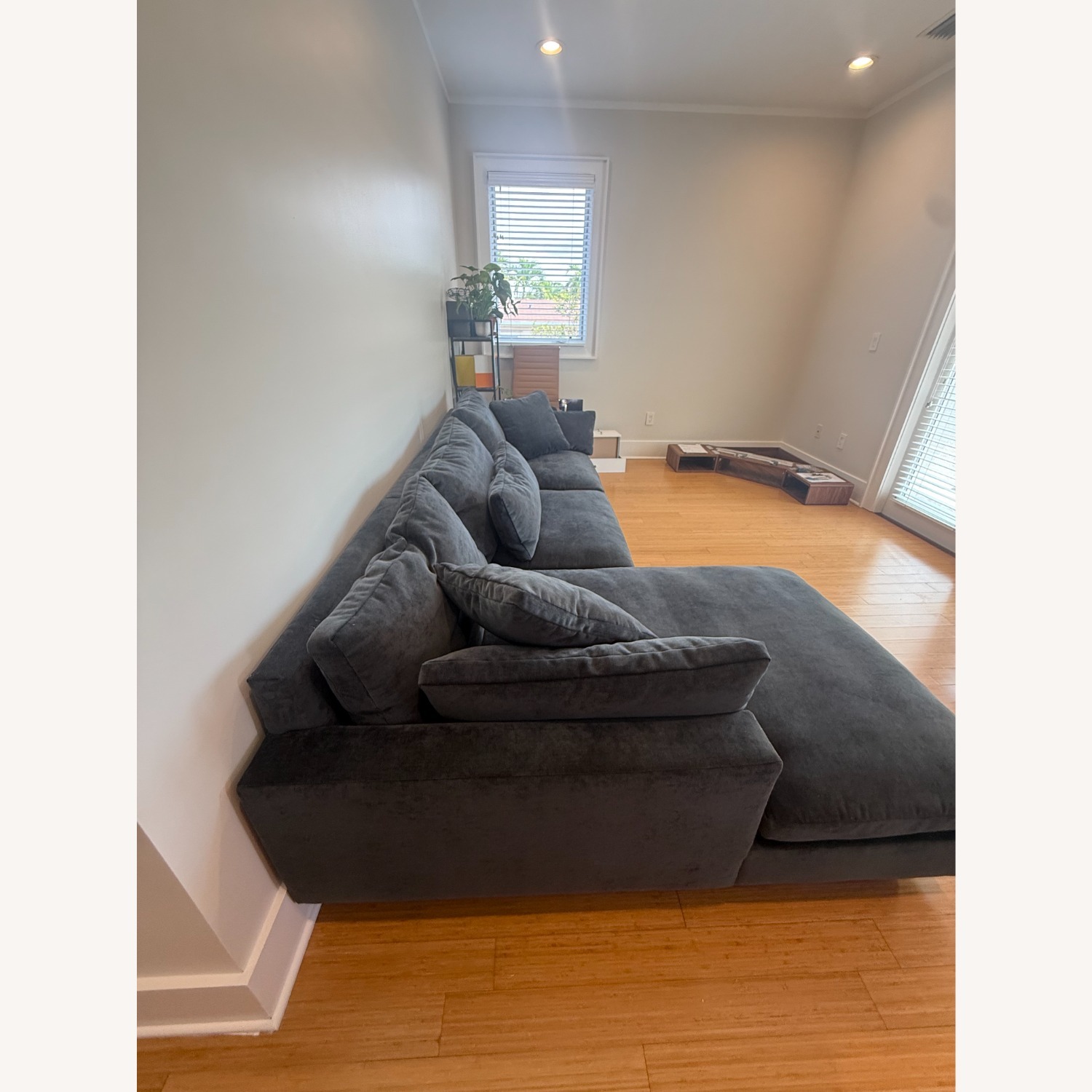 Harmony 2 Piece Sectional with Chasie, Right Side - image-2