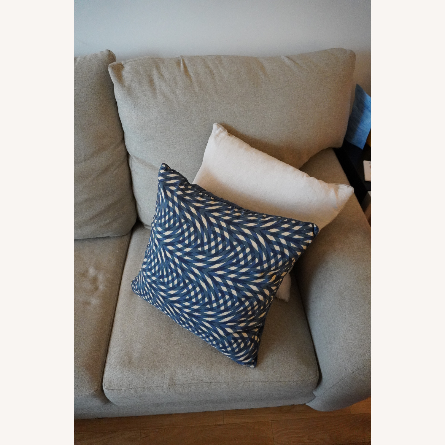 Value City Sofa W Chaise Lounger - image-4