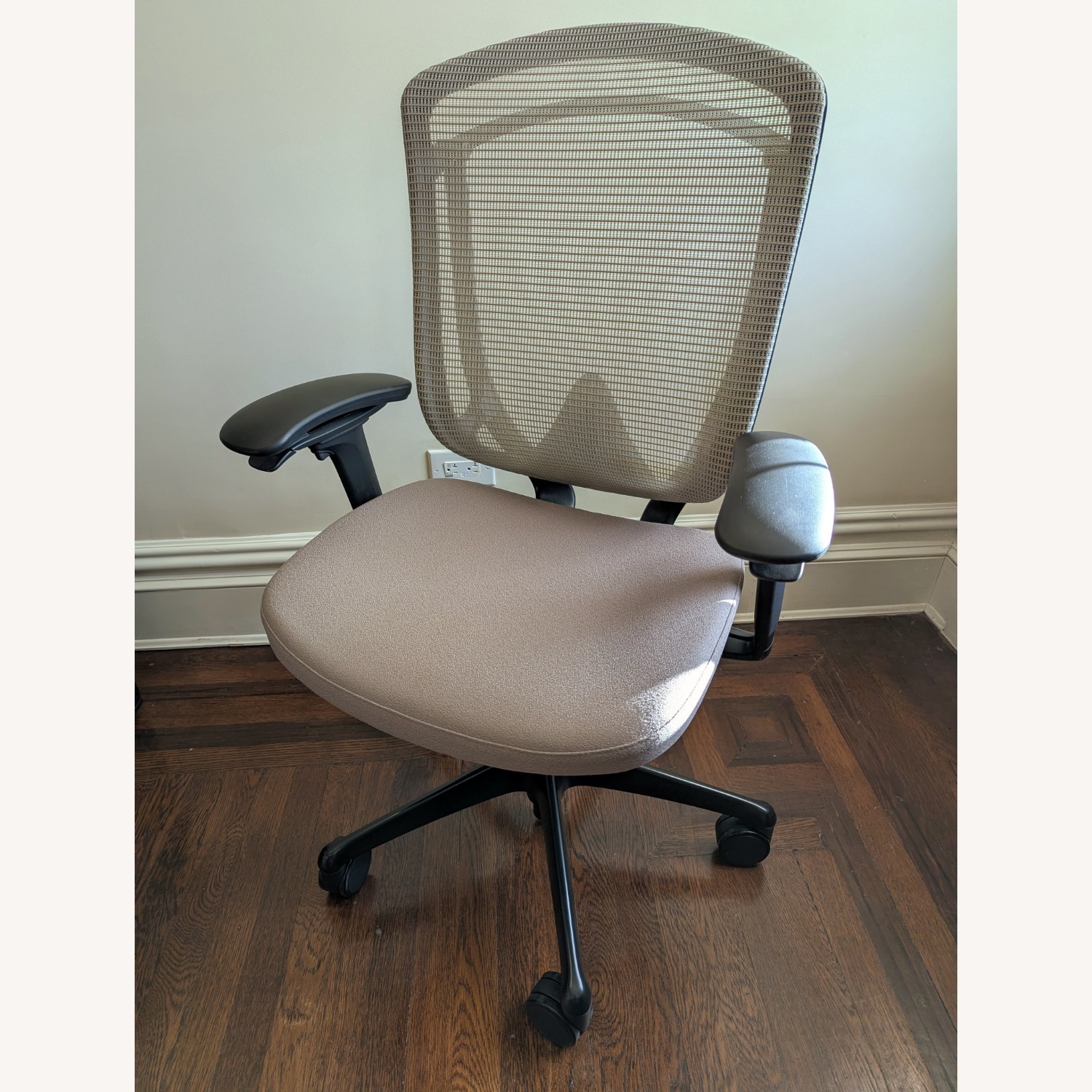 Teknion Nuova Contessa Ergonomic Task Chair - image-1