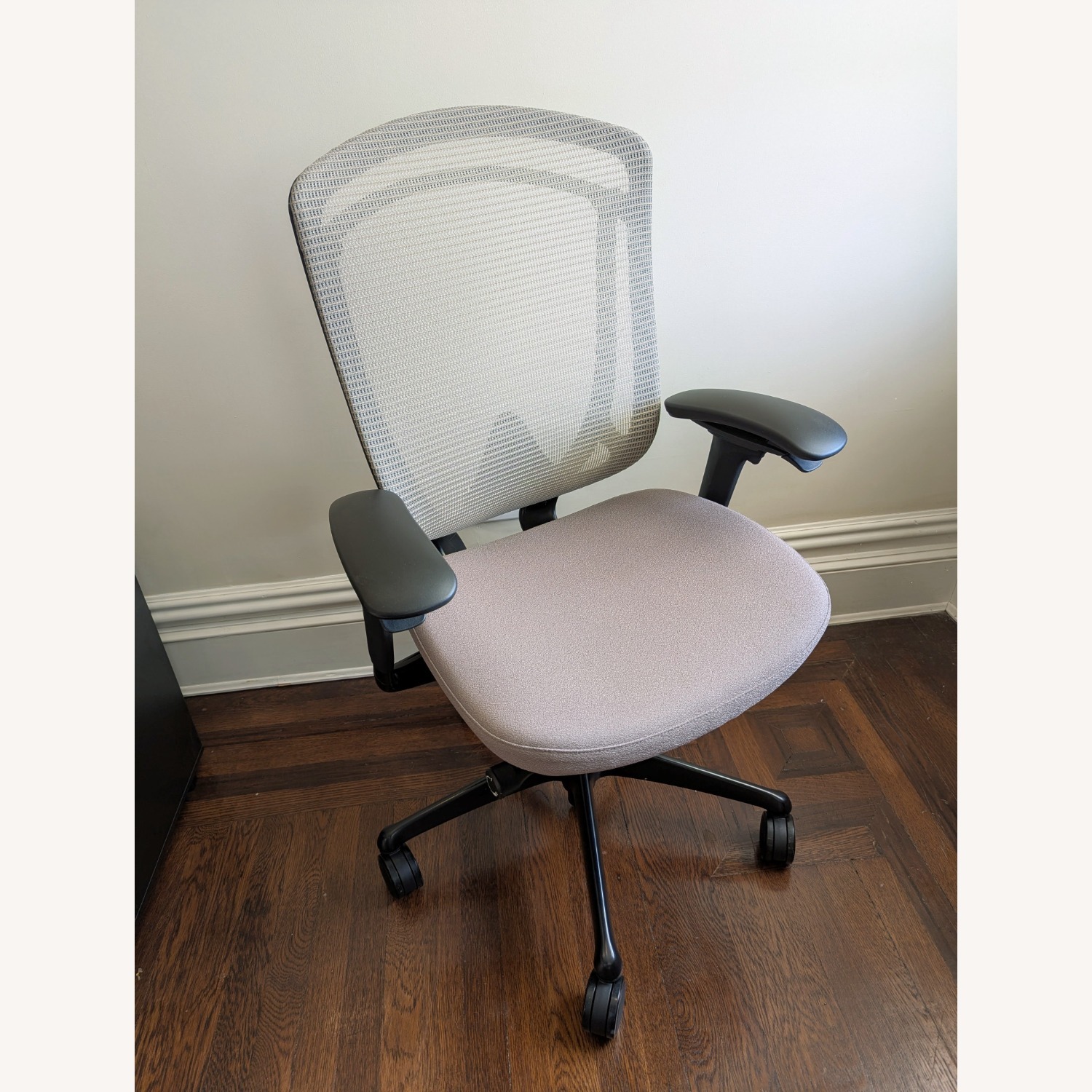 Teknion Nuova Contessa Ergonomic Task Chair - image-3