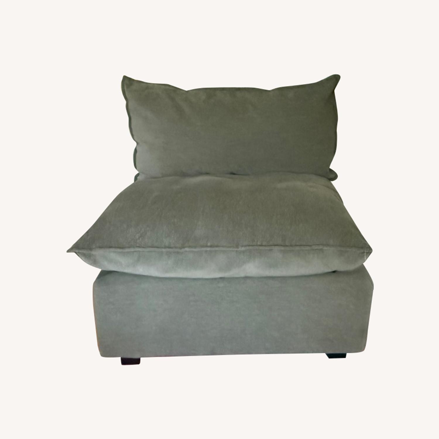 Albany Park - Kova Armless - image-0