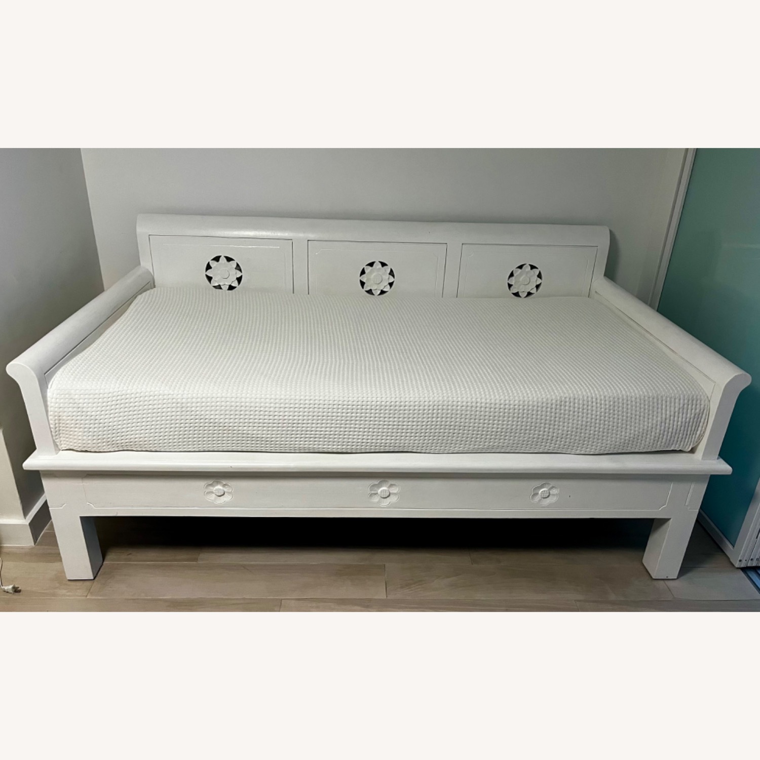 Indonesian Day bed - image-1