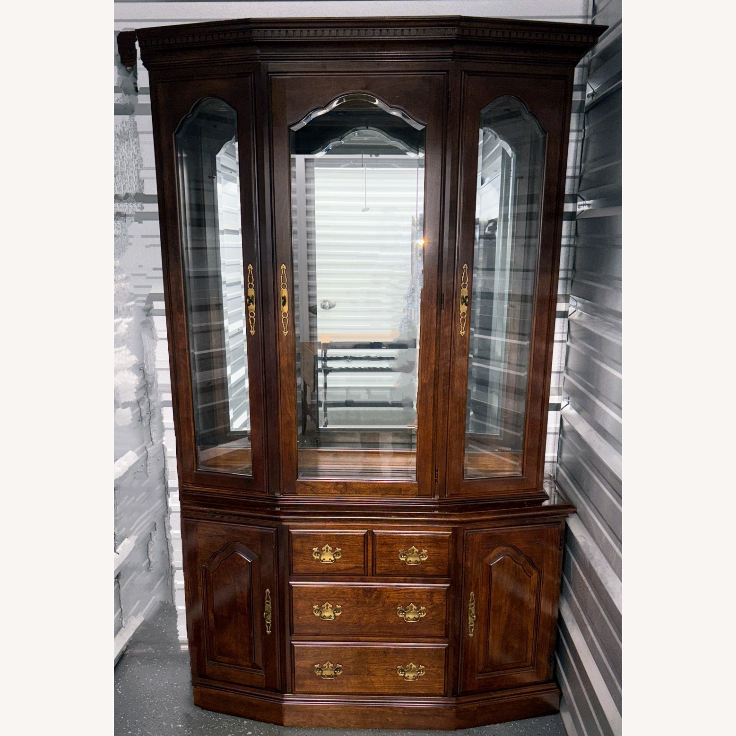 Hutch with Glass Shelves and Built-in lighting - image-1