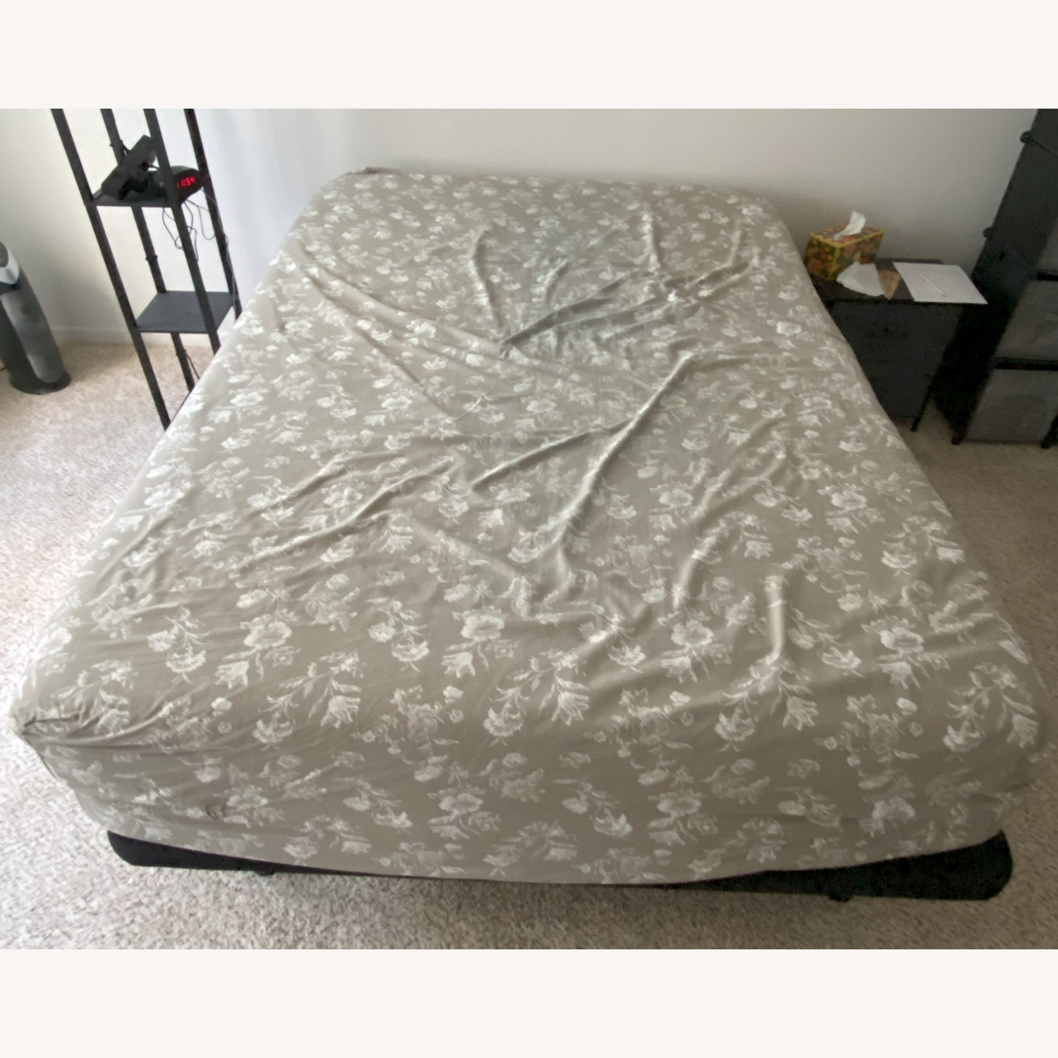 Queen Size Bed - image-4