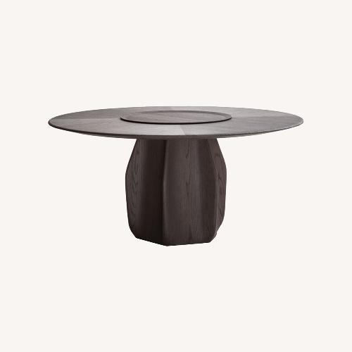 Used Molteni Round Dining Table for sale on AptDeco