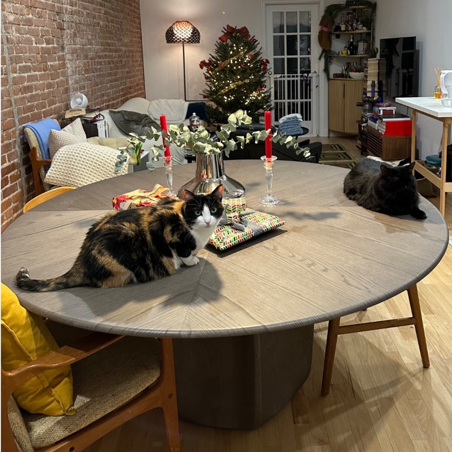 Molteni Round Dining Table - image-5