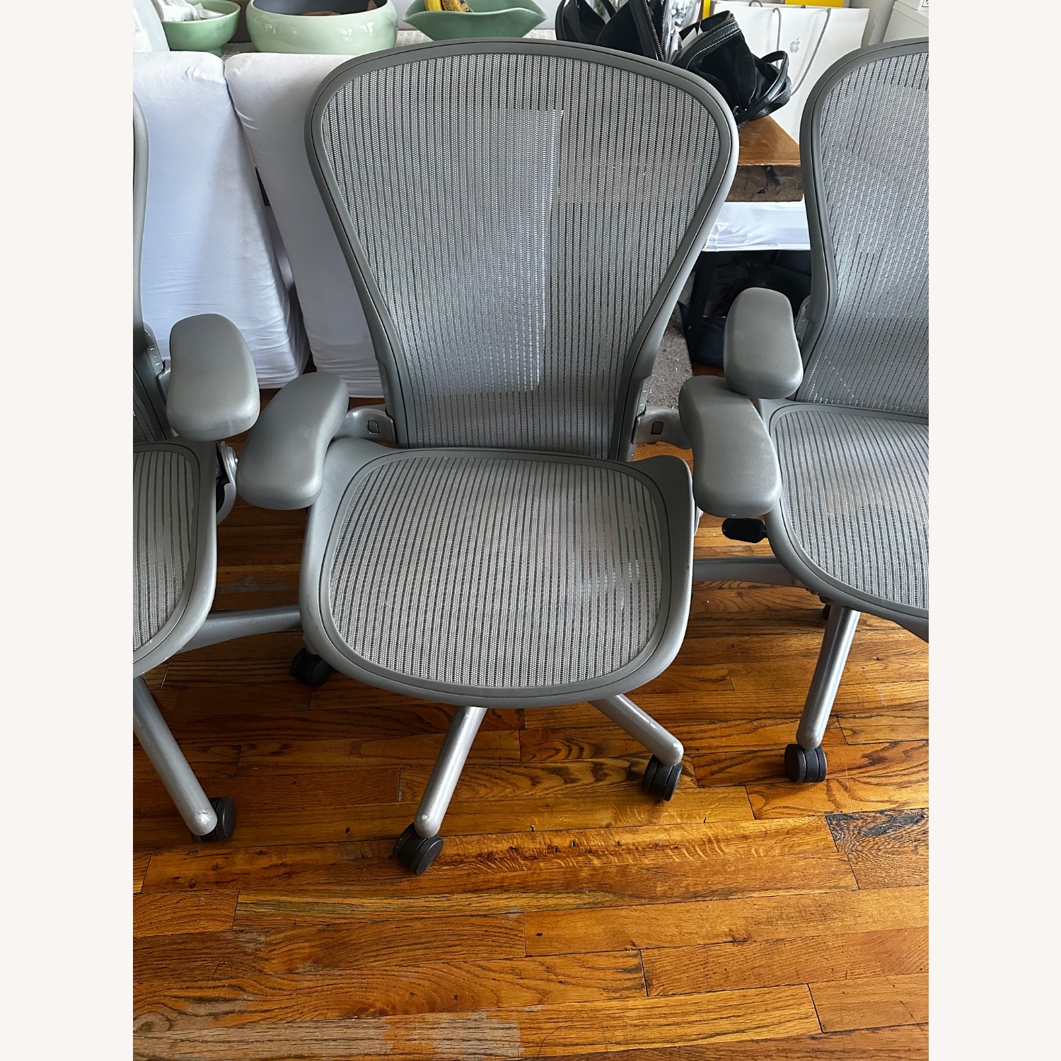 Herman Miller- Aeron Chair Size B Chair - image-1