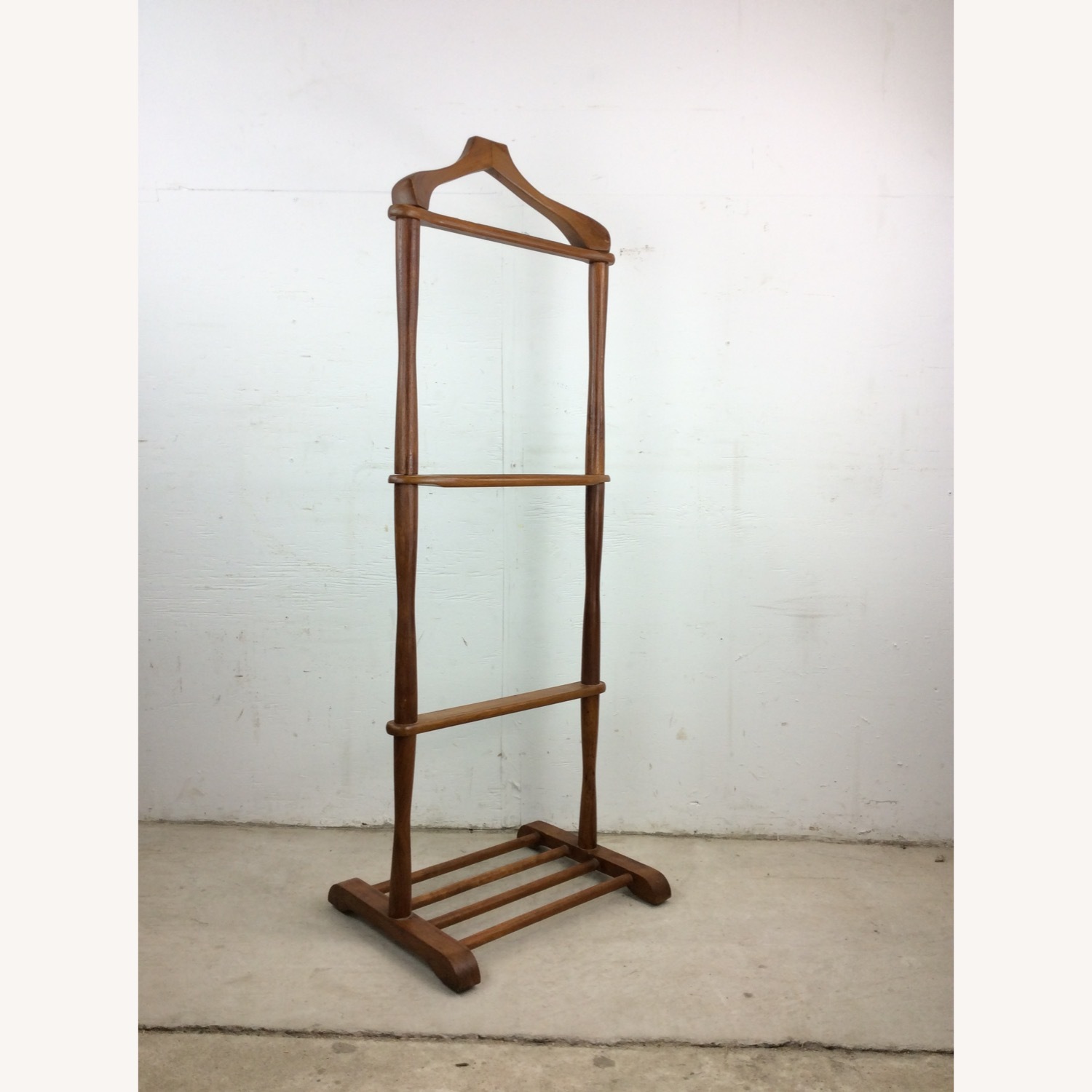 MCM Wood Gentleman's Valet with Accessory Dish - image-14