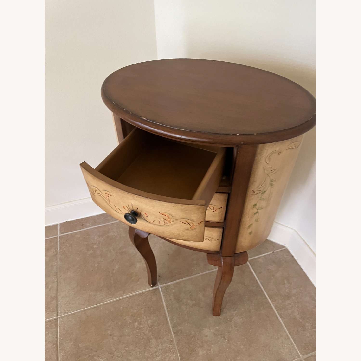 Vintage jewelry dresser - image-1