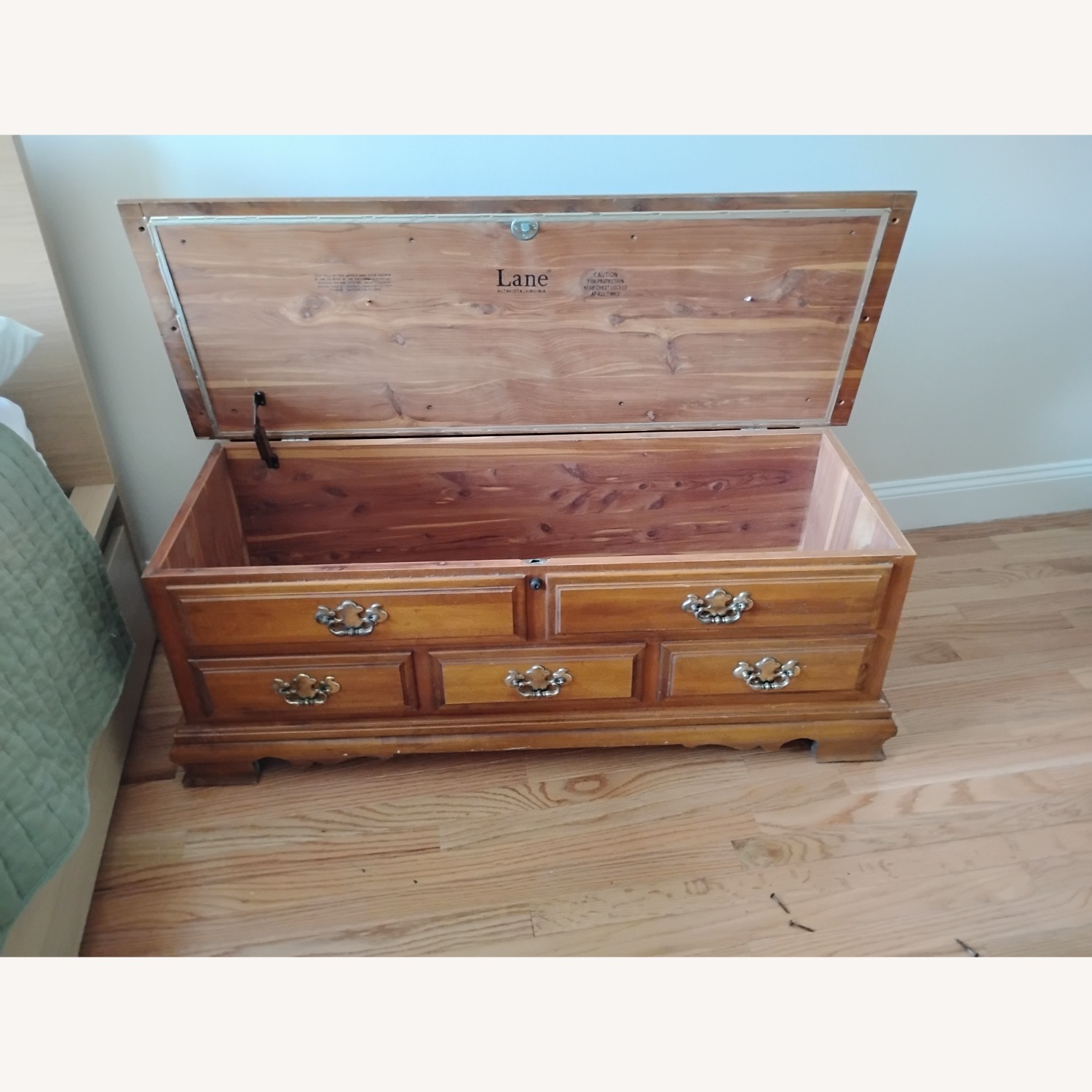 Vintage Lane Cedar Chest – 1932 - image-10