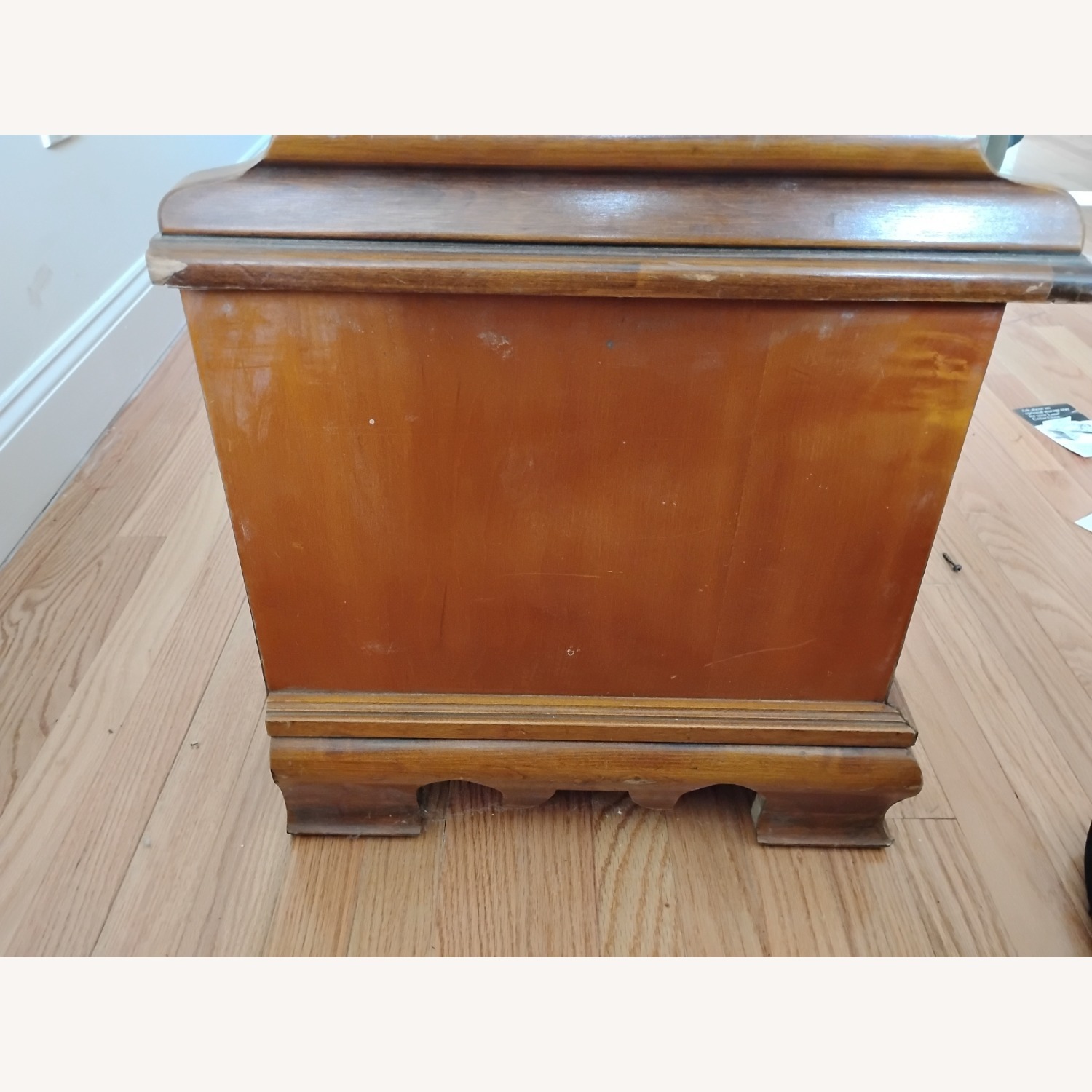 Vintage Lane Cedar Chest – 1932 - image-4