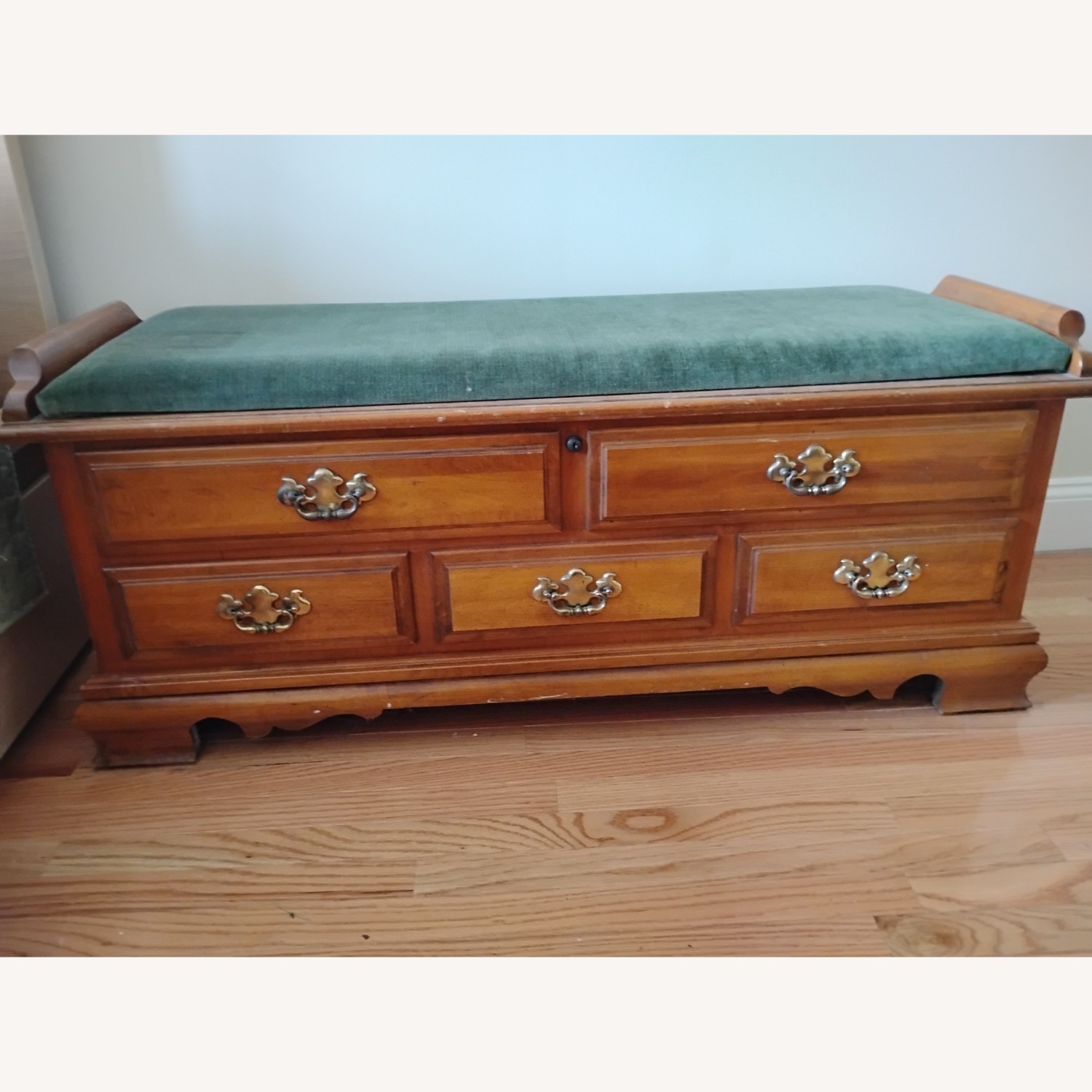 Vintage Lane Cedar Chest – 1932 - image-3