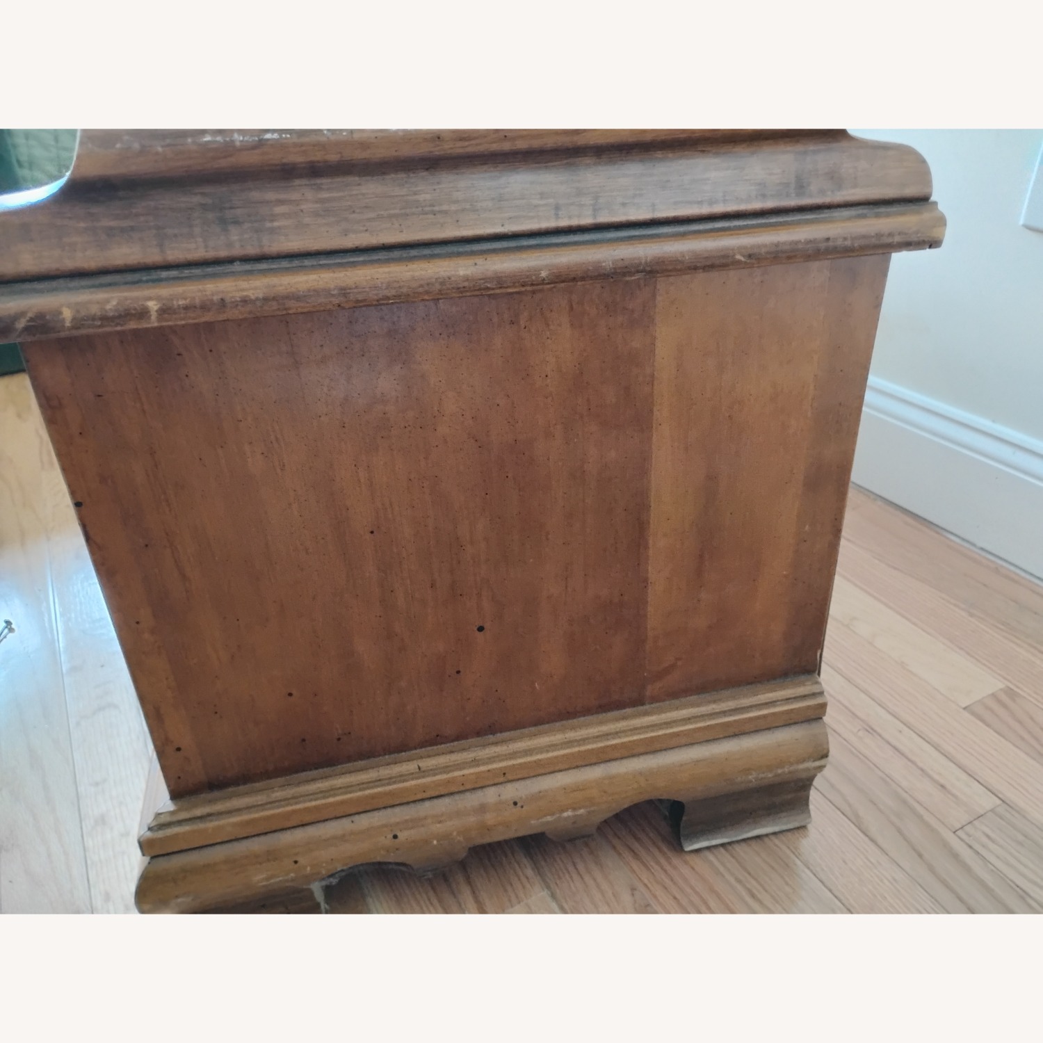 Vintage Lane Cedar Chest – 1932 - image-5